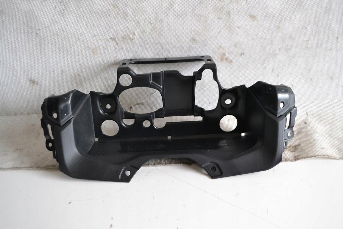 upevnenie rámu počítadla Yamaha Tmax 560 22-24