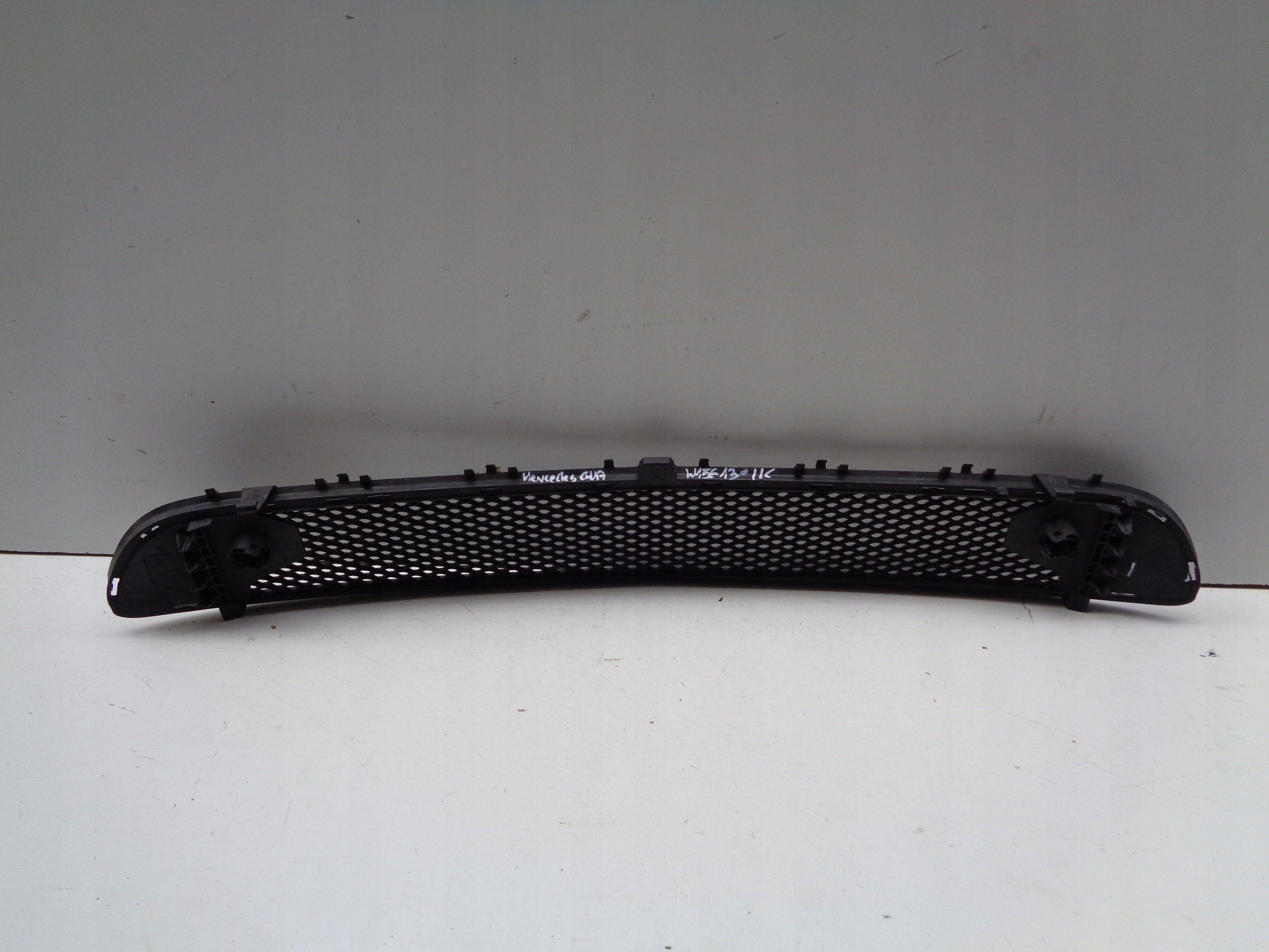 grid of a bumper MERCEDES GLA W156 13-16