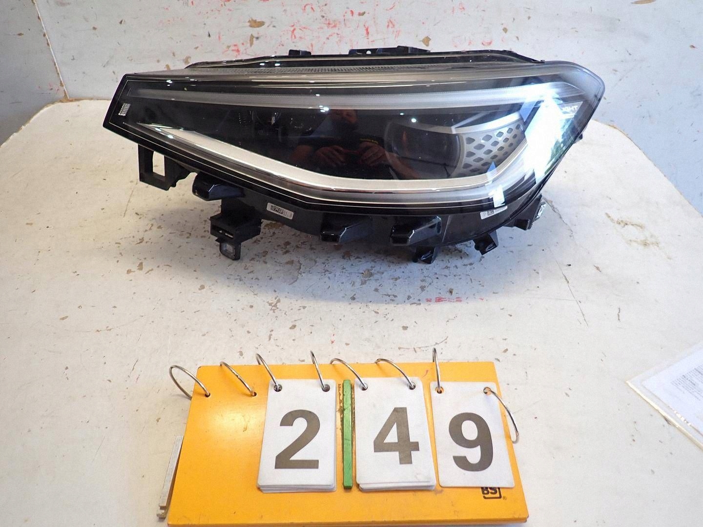 light front front left VW ID4 2020- FULL LED 11A941035M