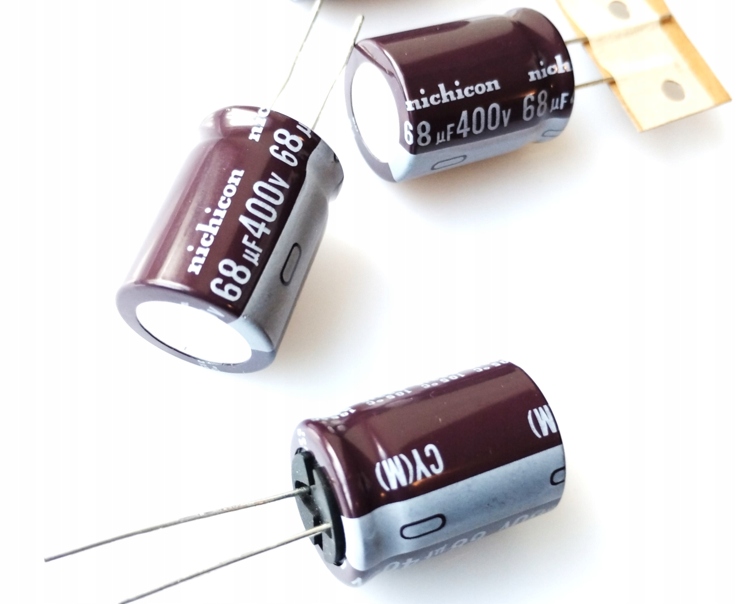 [1szt] 68uF 400V Kondensator Nichicon seria Cy 12000h 105°C Ø18x25mm