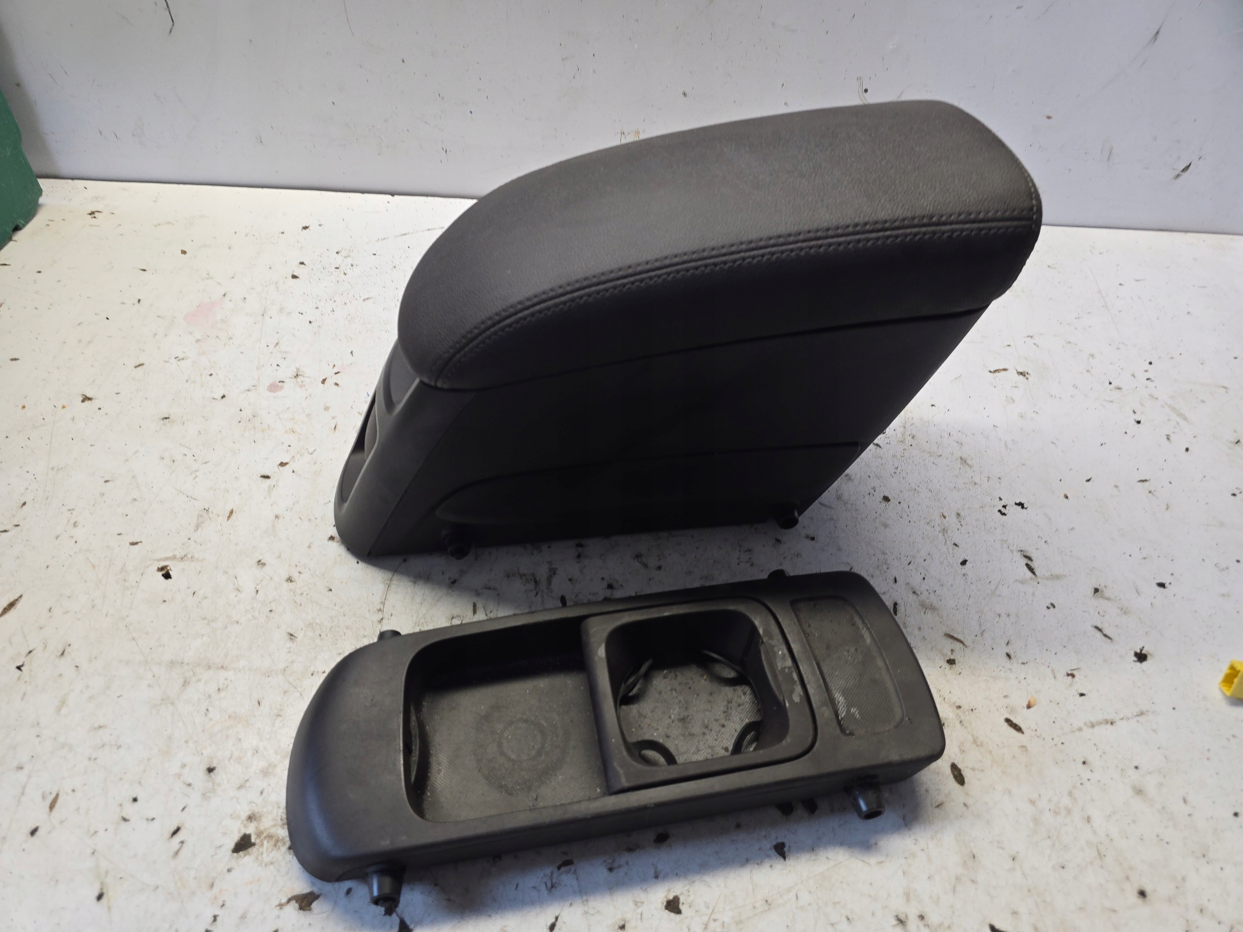 OPEL MERIVA B II 2 bracciolo TACKA Z UCHWYTEM per KUBKI Originale