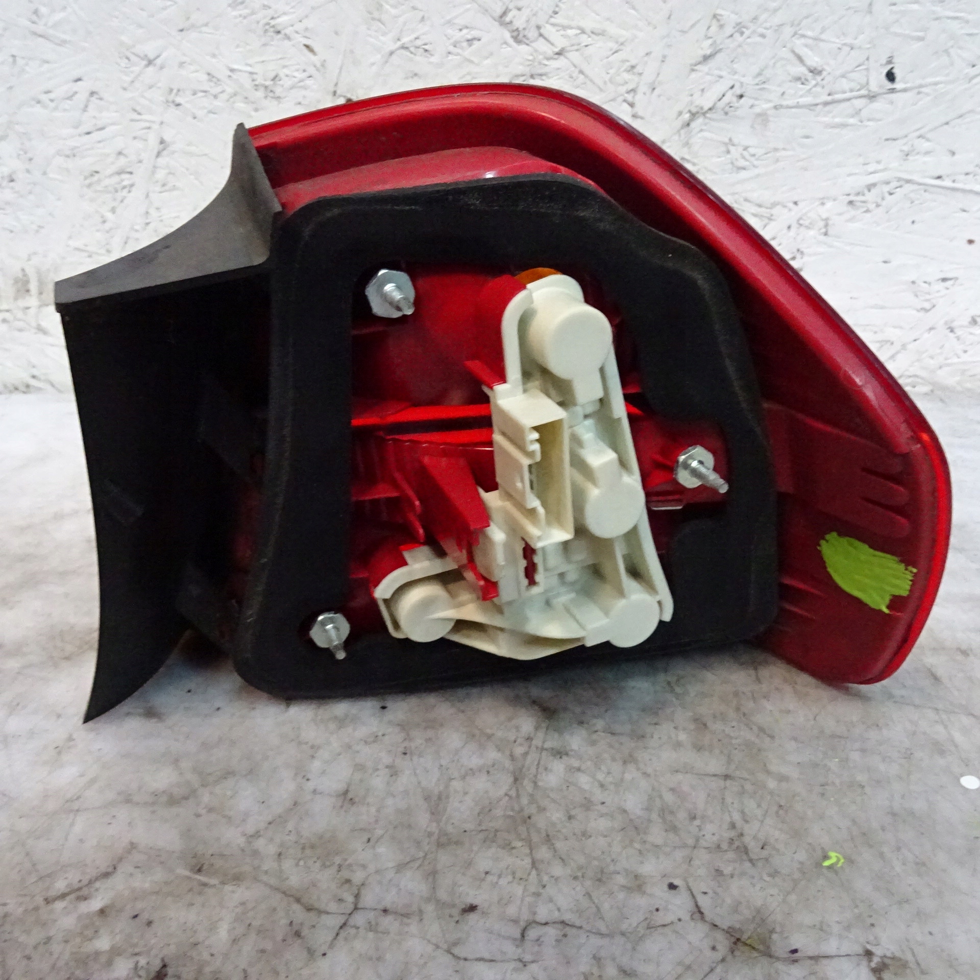 BMW 320 E90 sedan light rear part left 6937457