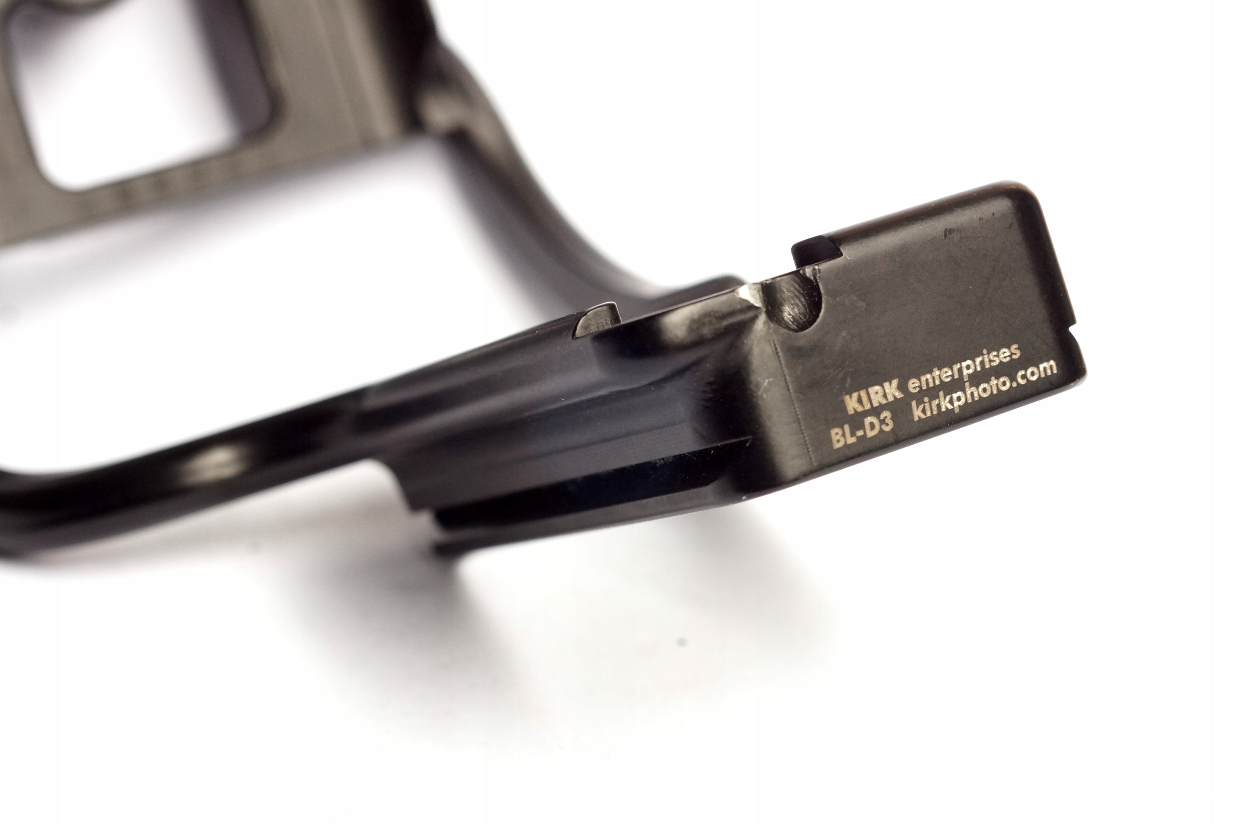 Kirk enterprises BL-D3 L-Bracket do Nikon D3 D3s D3x uchwyt EAN (GTIN) 997000113222