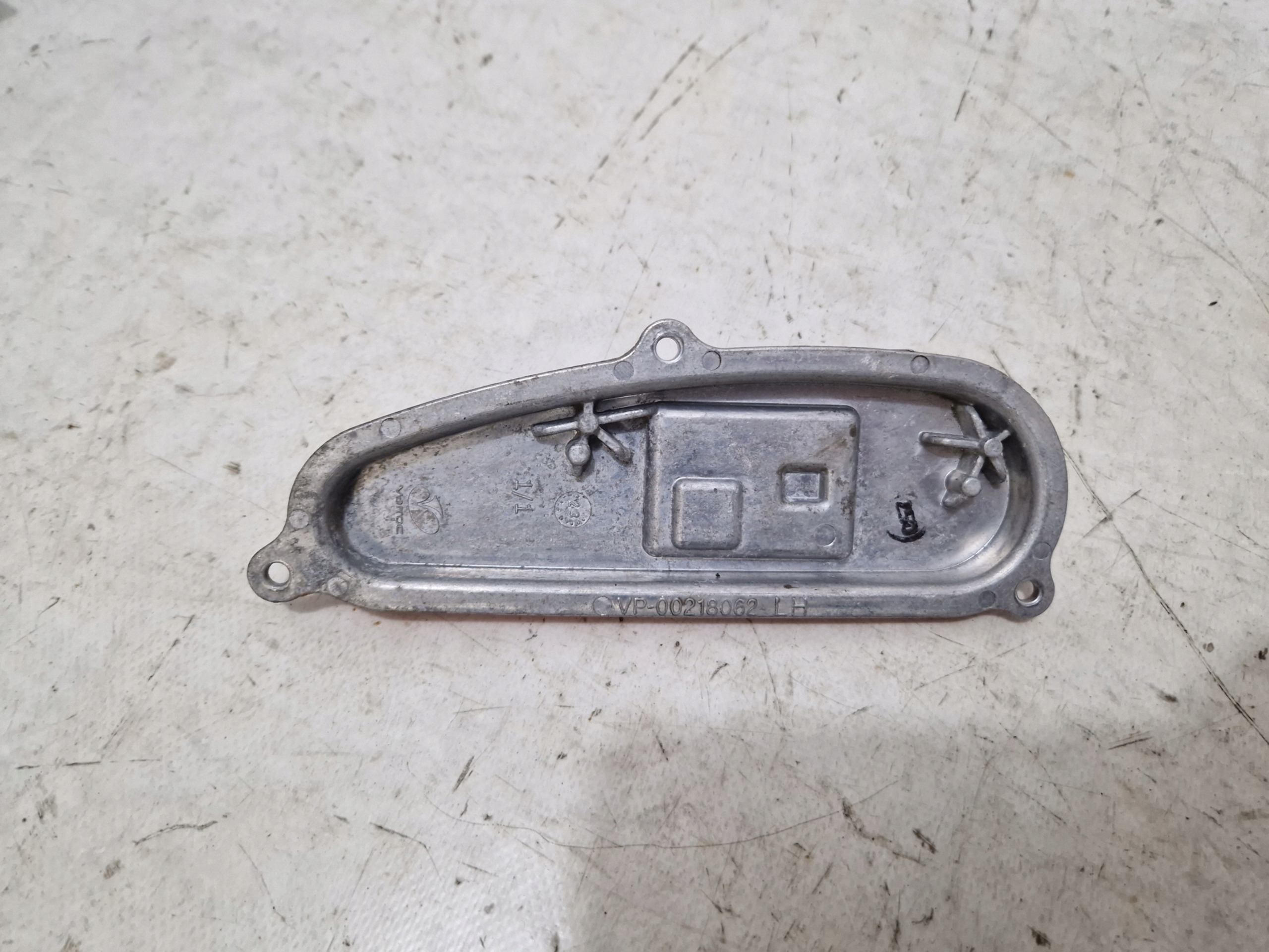 DACIA LOGAN 3 III control unit module LED DRL 00218062 LH