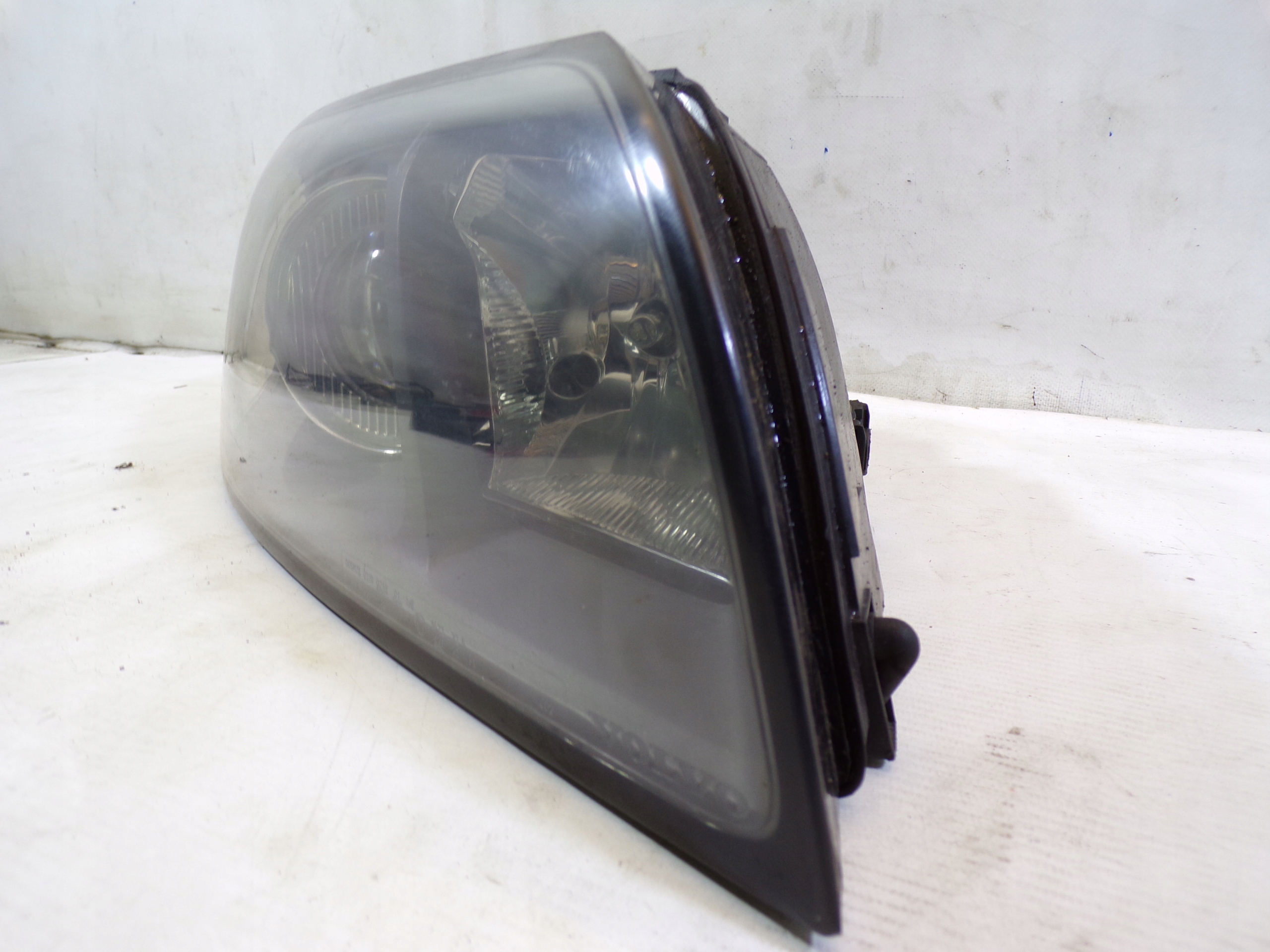 light front front right VOLVO V50 (3)