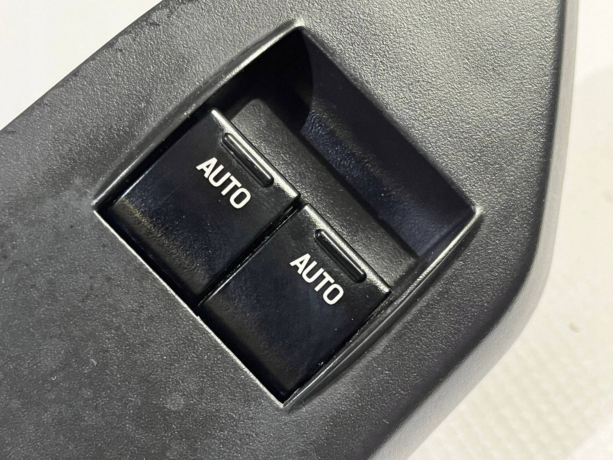 levers przyciski control panel of the window Ford Mustang V 2005-2009