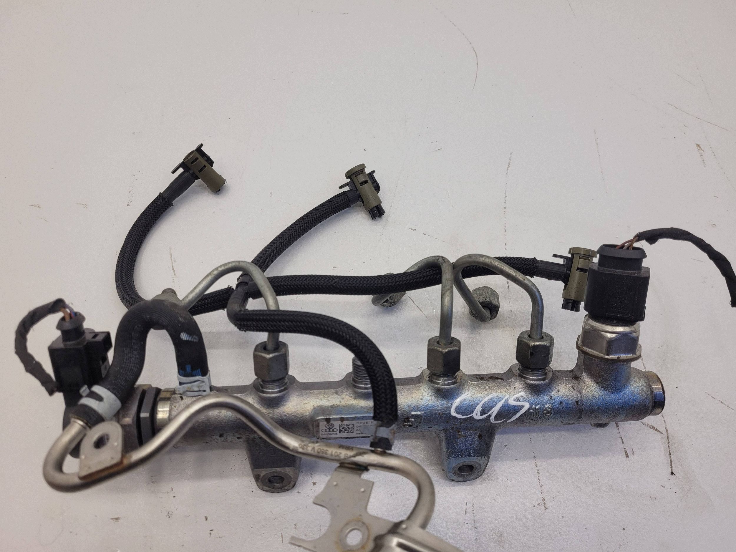 POLO 6C FABIA III 1.4 TDI CUS Rampe injection Capteur Pression 04B130093