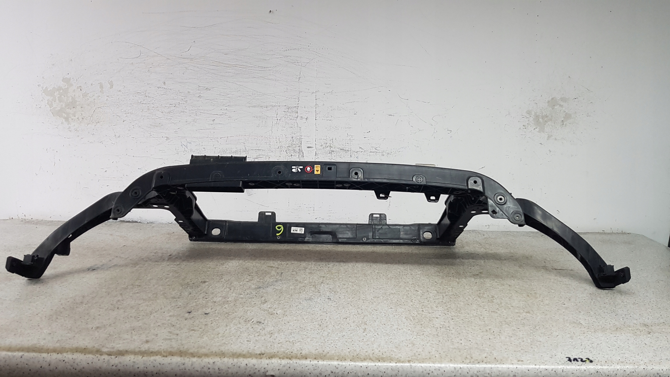 HYUNDAI IONIQ 2016 - support panel for radiators pillar 8188