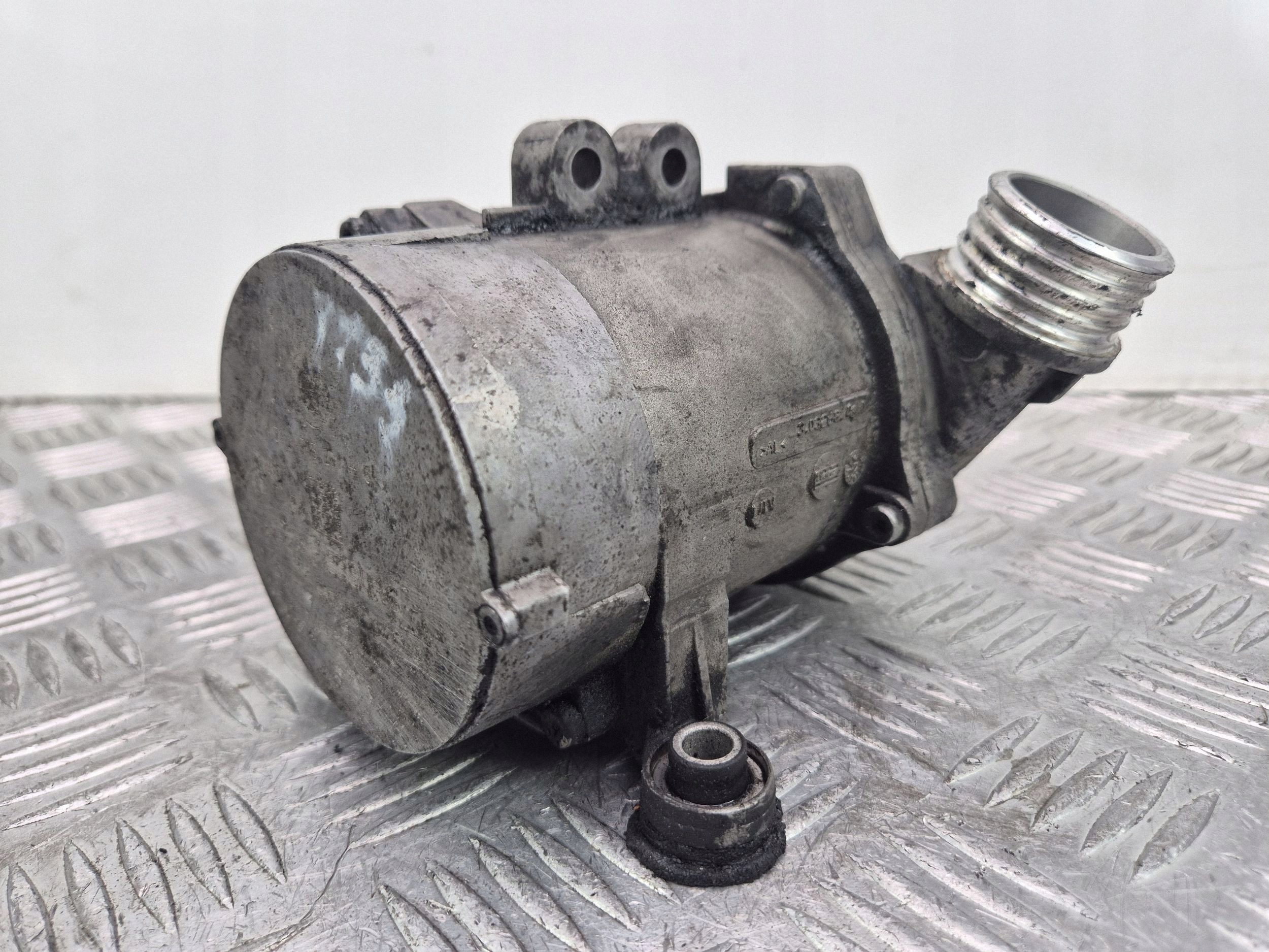 BMW 3 E90 E91 330i water pump 7545201 N52B30AF