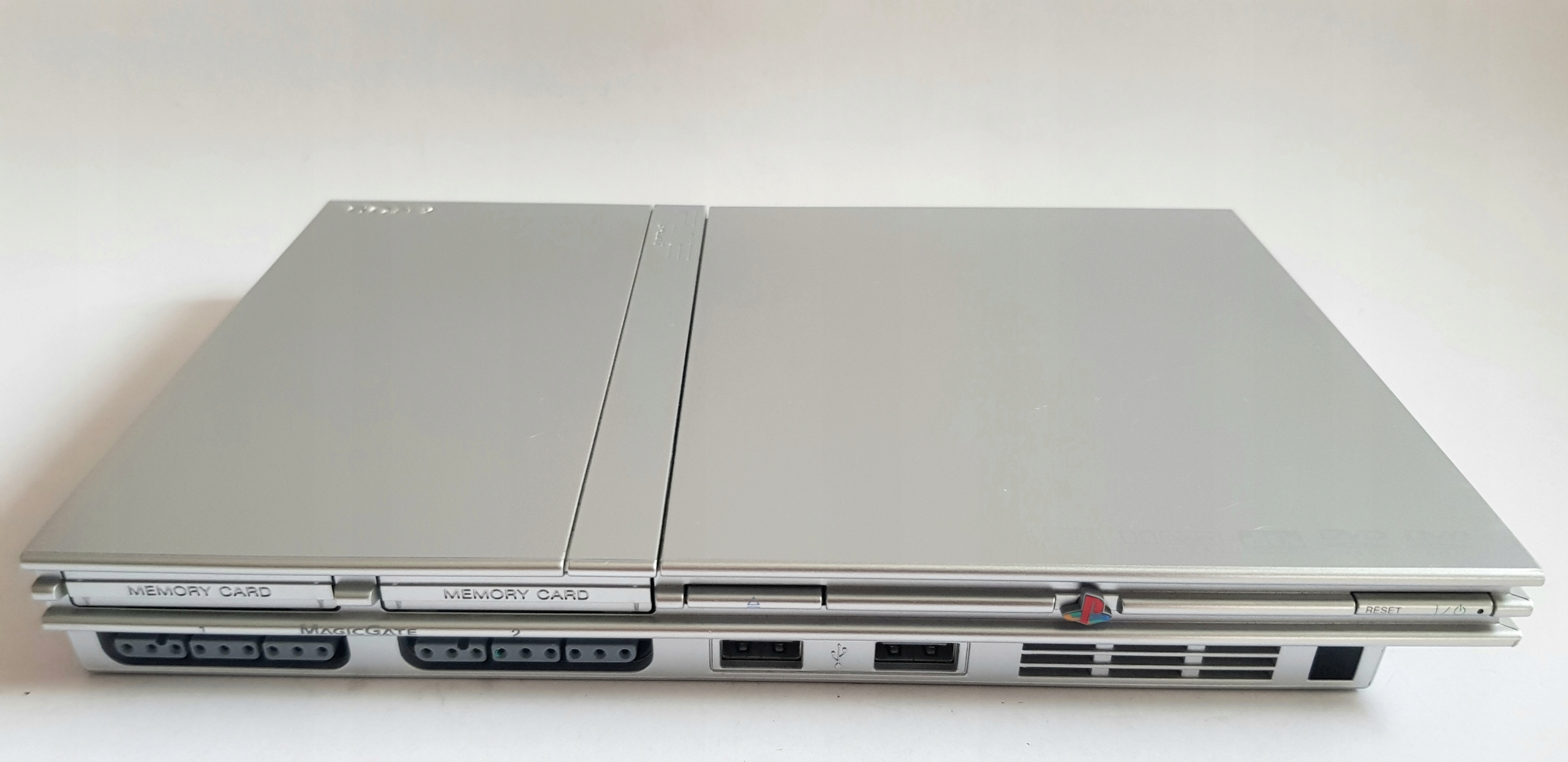 Konsola Sony PlayStation 2 Slim SCPH-77004 Silver