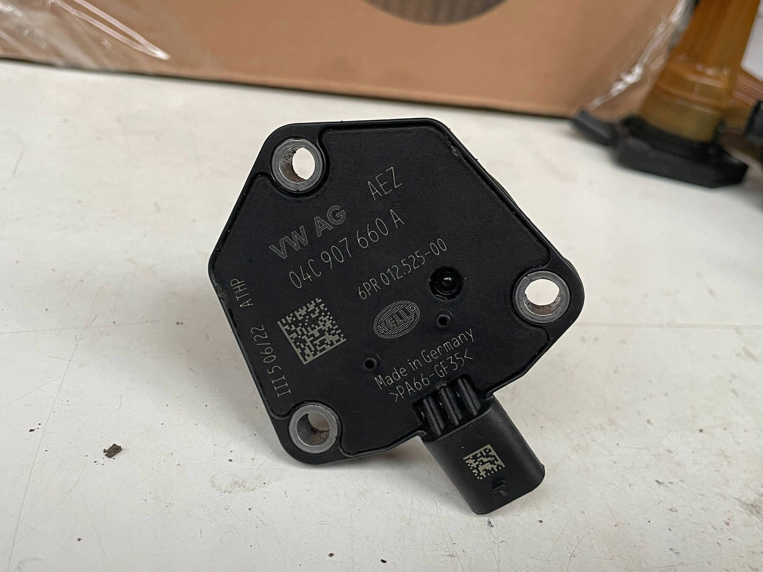 sensore Livello olio AUDI Q2 - 04C907660A @M