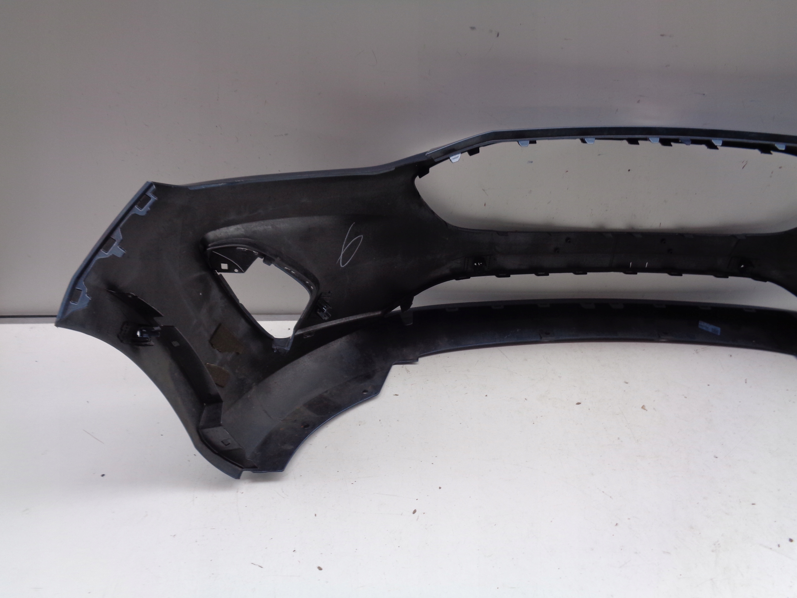 FRONTSTOSSSTANGE FORD FIESTA MK8 17- NR 31535