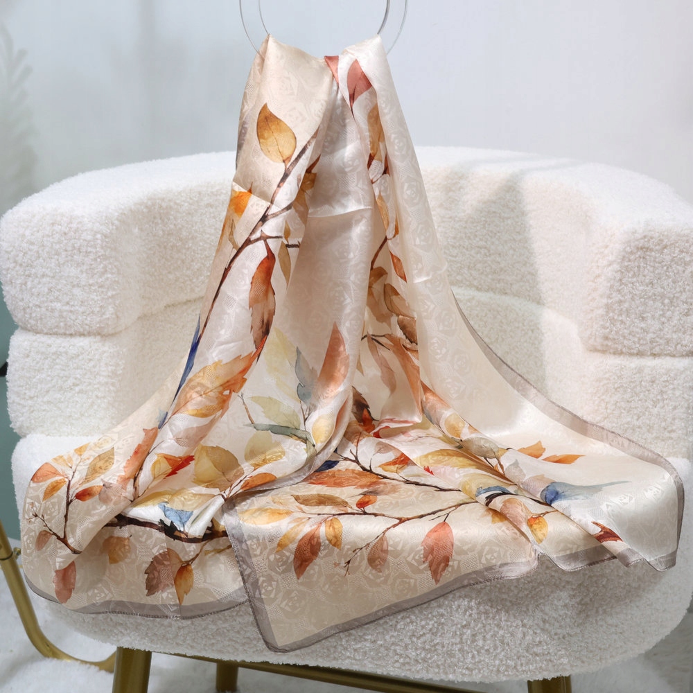 Lehký žakárový šál Herbert z 100% morušového hedvábí s květinovým vzorem