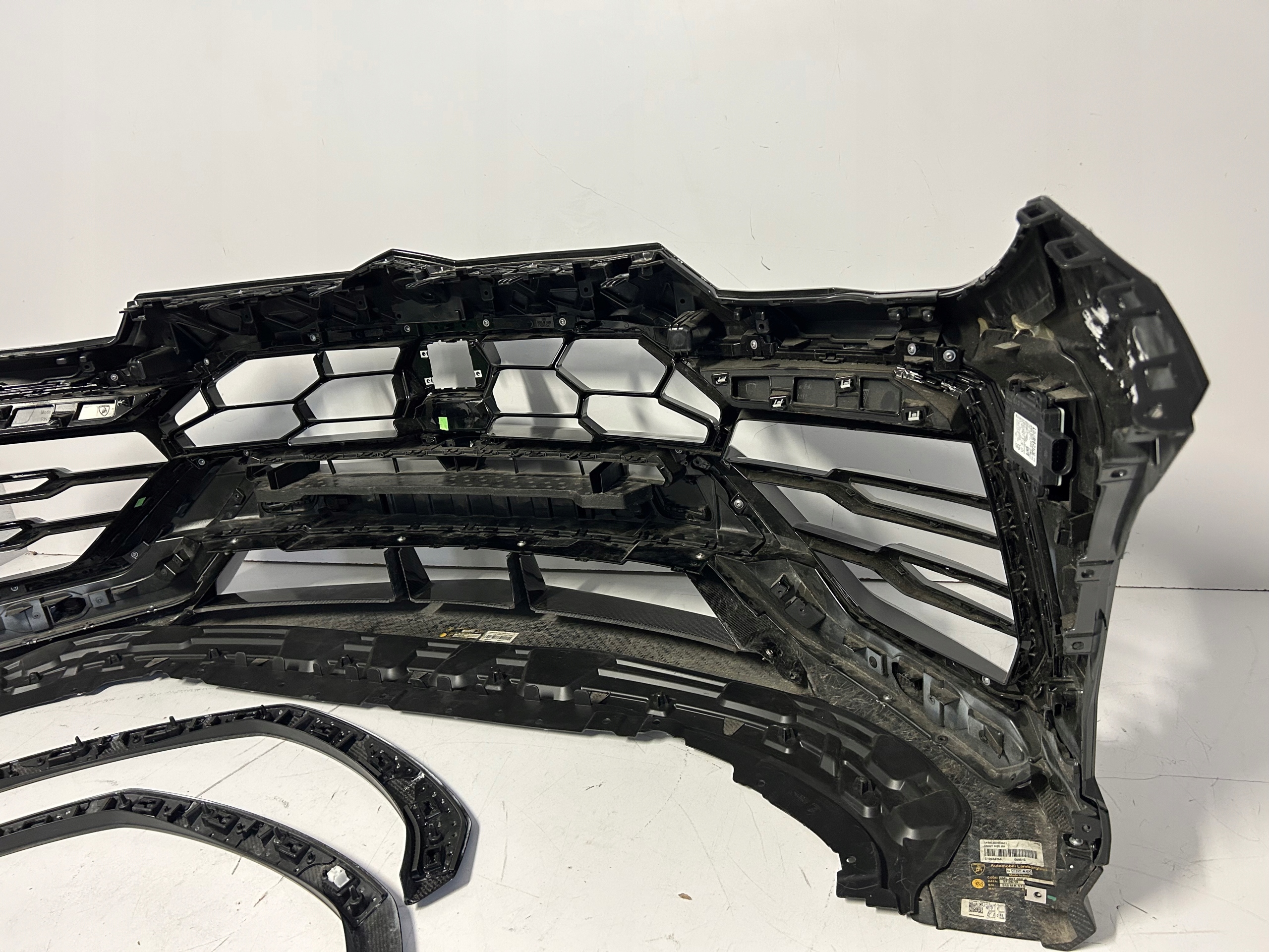 Lamborghini Urus 4ML Pare chocs avant Front Bumper Carbon Moulage Aile