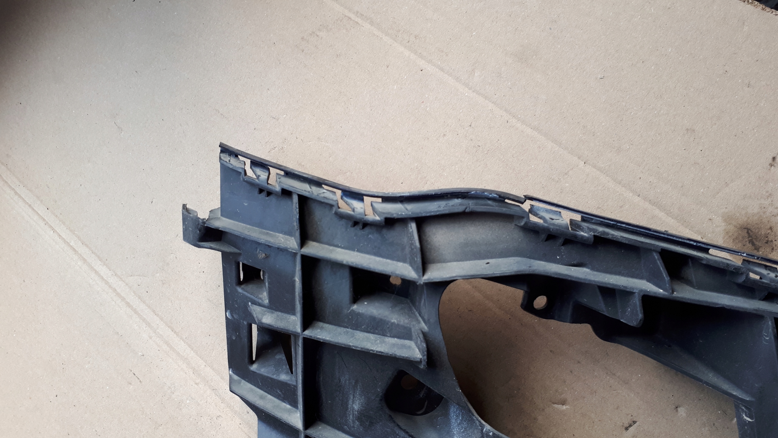 S7 4G A7 bumper bracket right front 4G8807096A