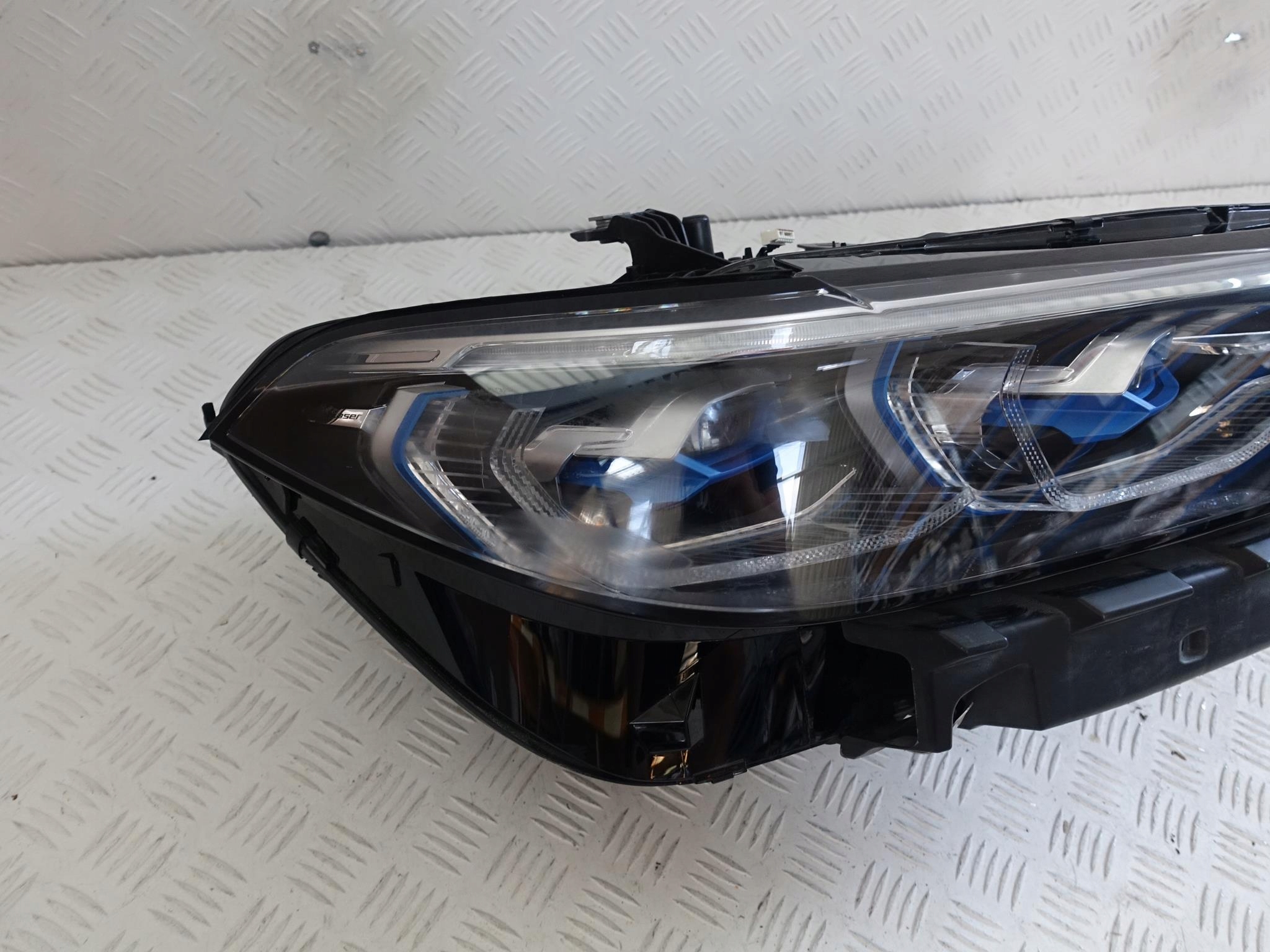 BMW X7 G07 18-22 light LASER right front EUROPA