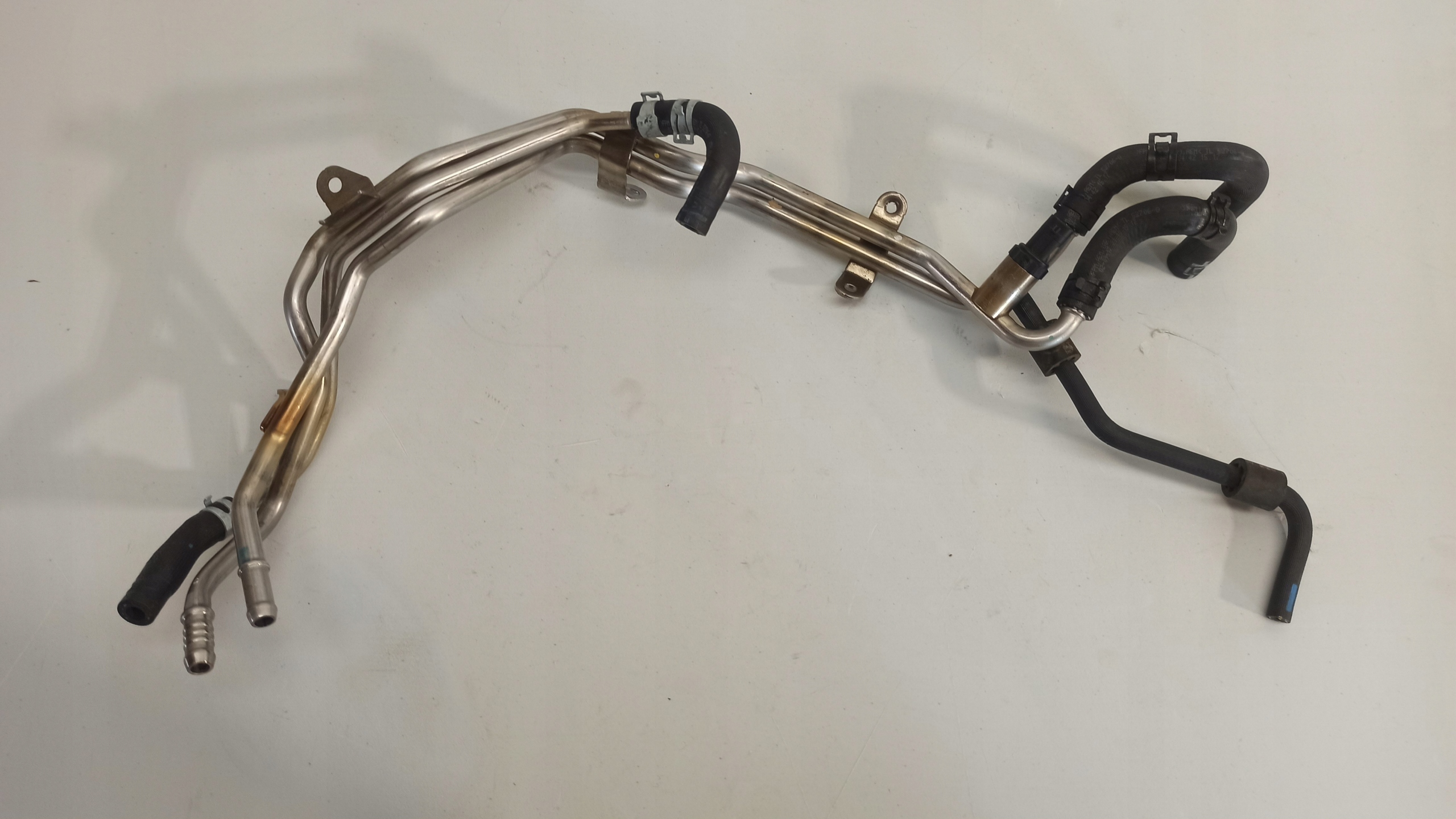 Топливопроводы A4 B9 04L201360AF