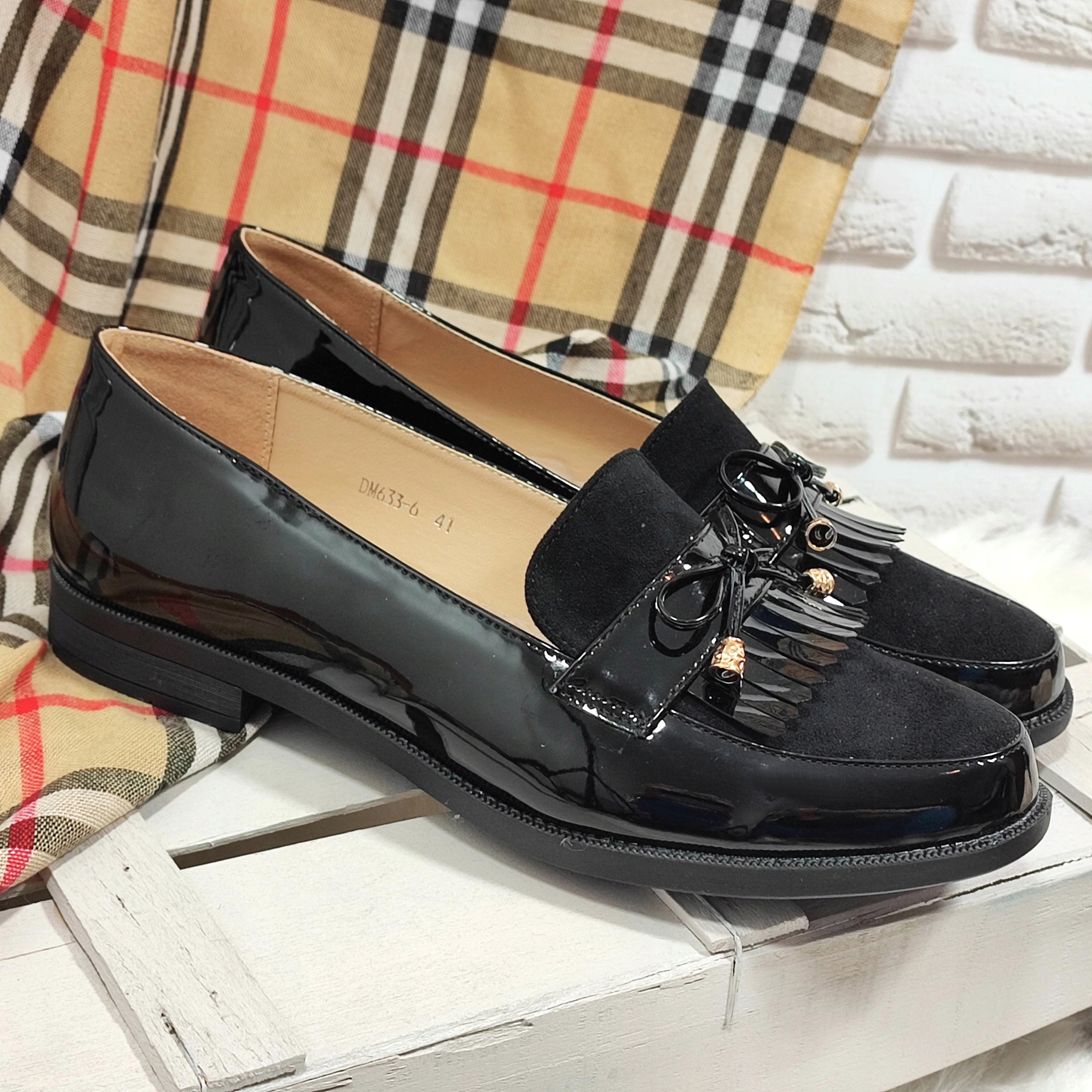 LAKIEROWANE MOKASYNY SKÓRZANA WKŁADKA - black 44 Oryginalne opakowanie producenta pudełko