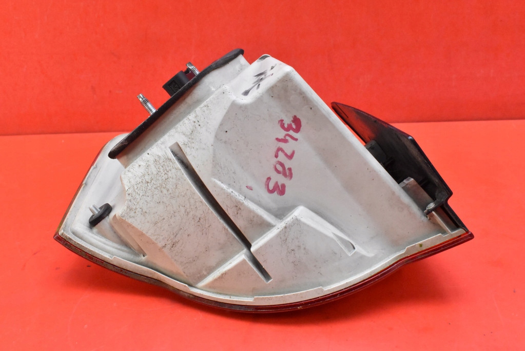 фонарь правый 1K5945096G vw JETTA 5 V седан 05-11