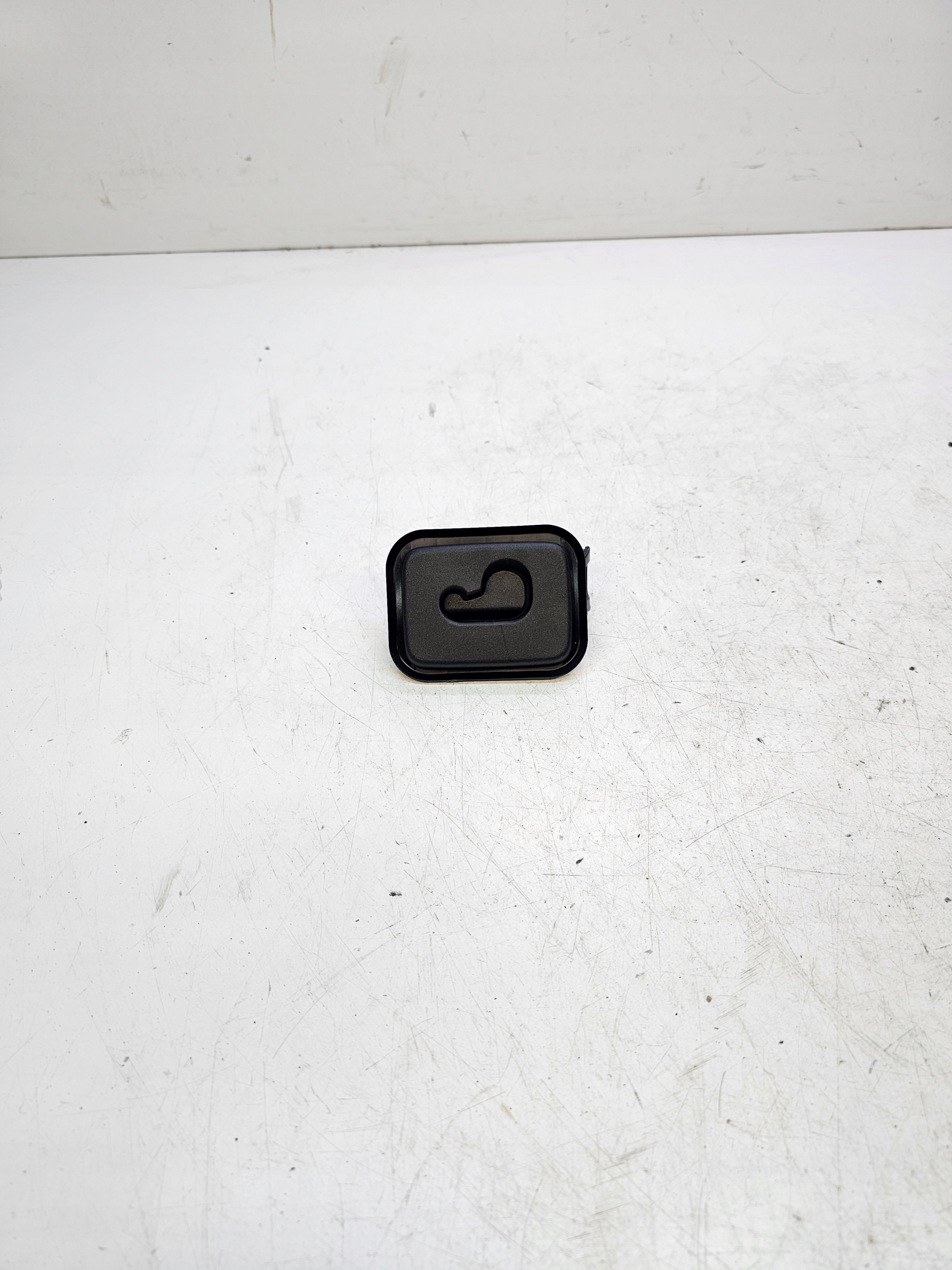 bracket SIATKI boot left AUDI A6 C7 4G9861735