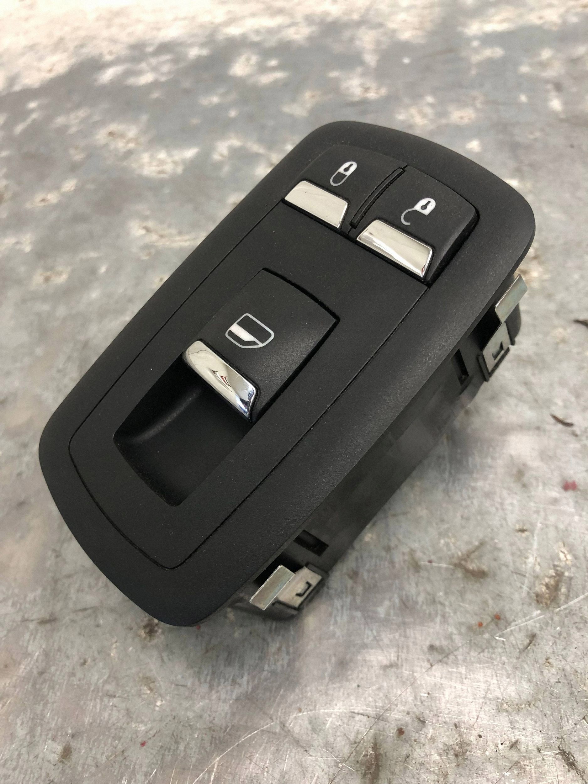 button window control switch left rear part MASERATI QUATTROPORTE VI 670013822