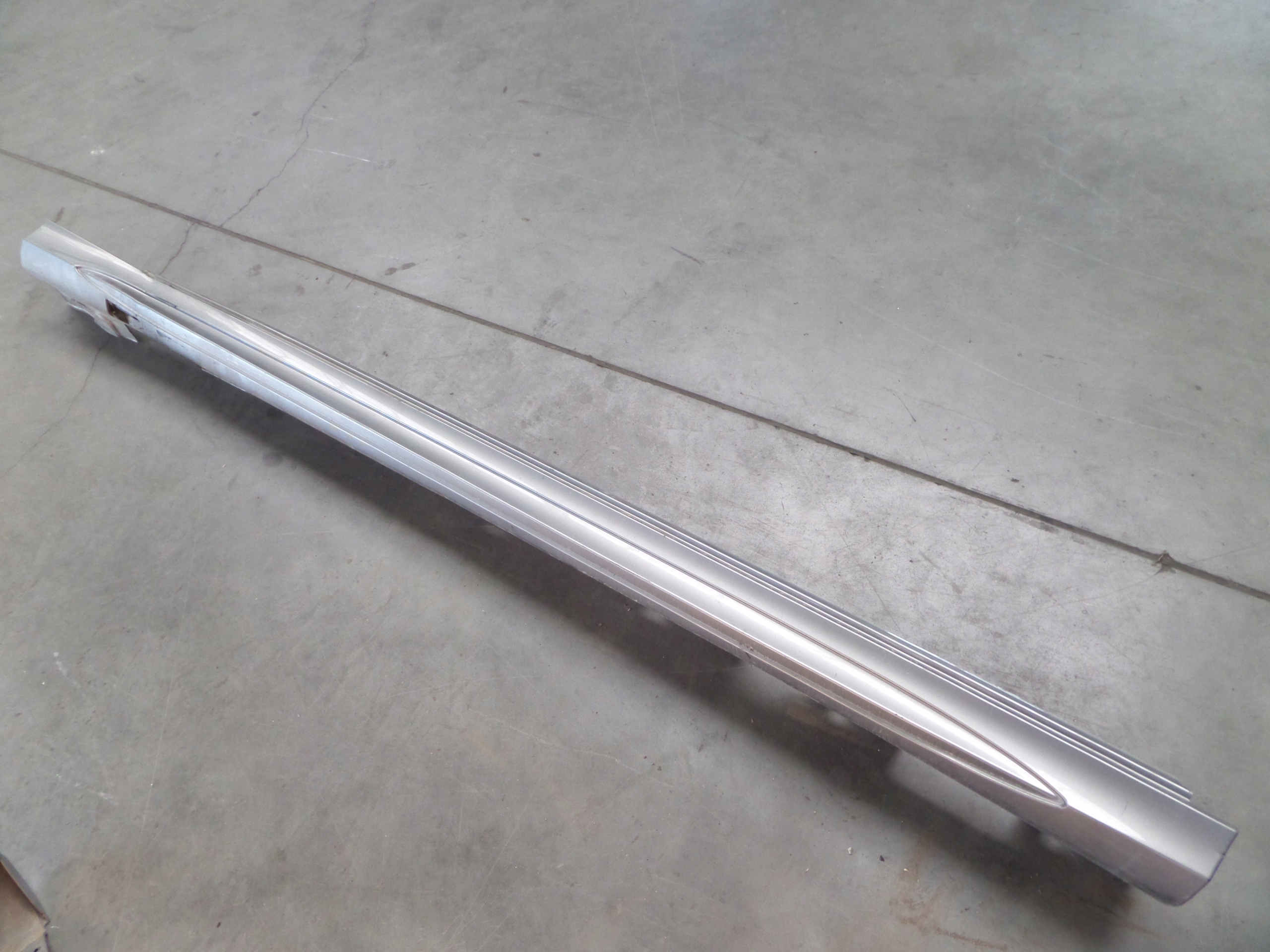 Mercedes-Benz OE A212690XX40 moulding threshold