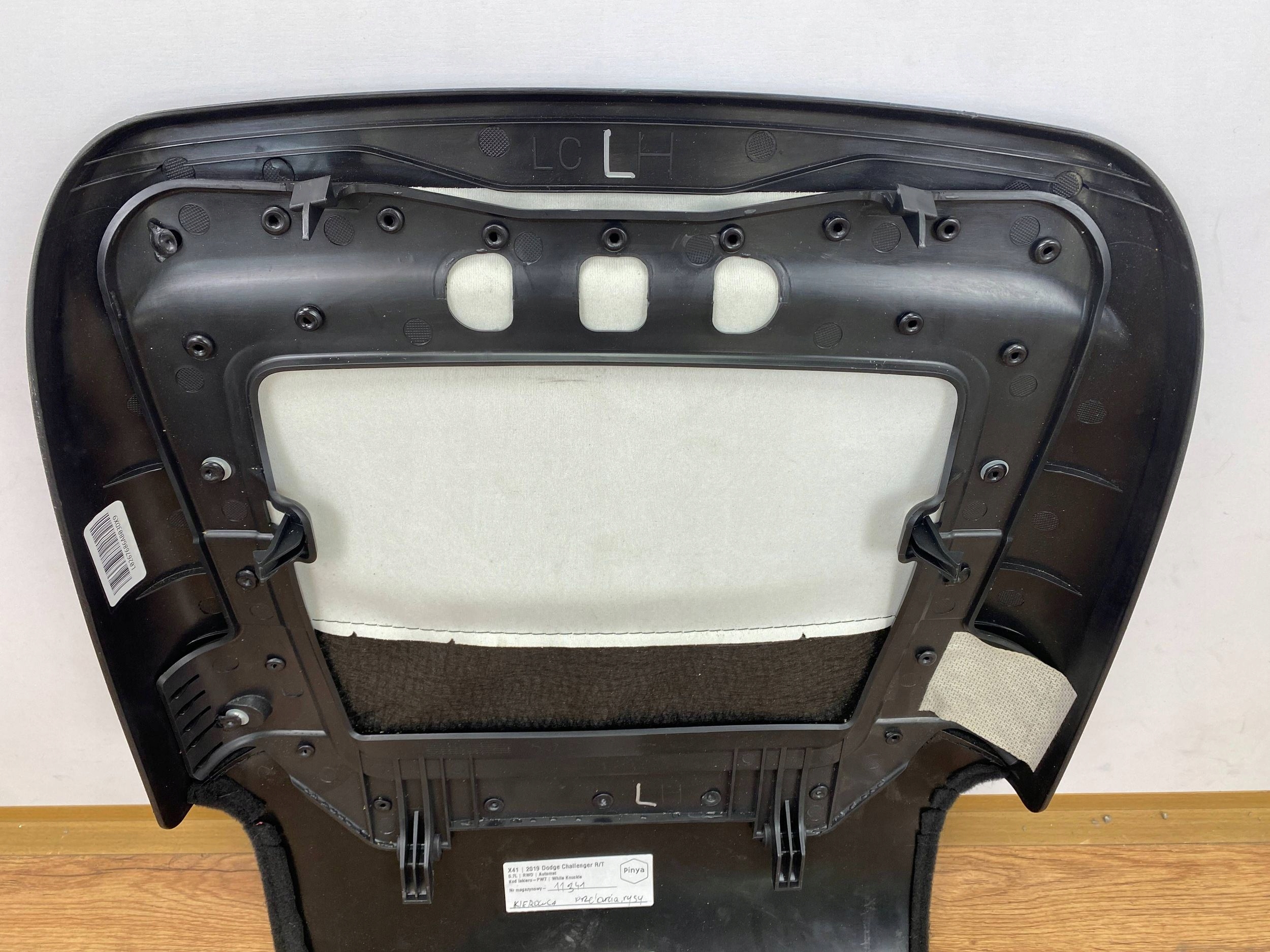 plastic panel cover seat of left driver´s Dodge Challenger 2015+
