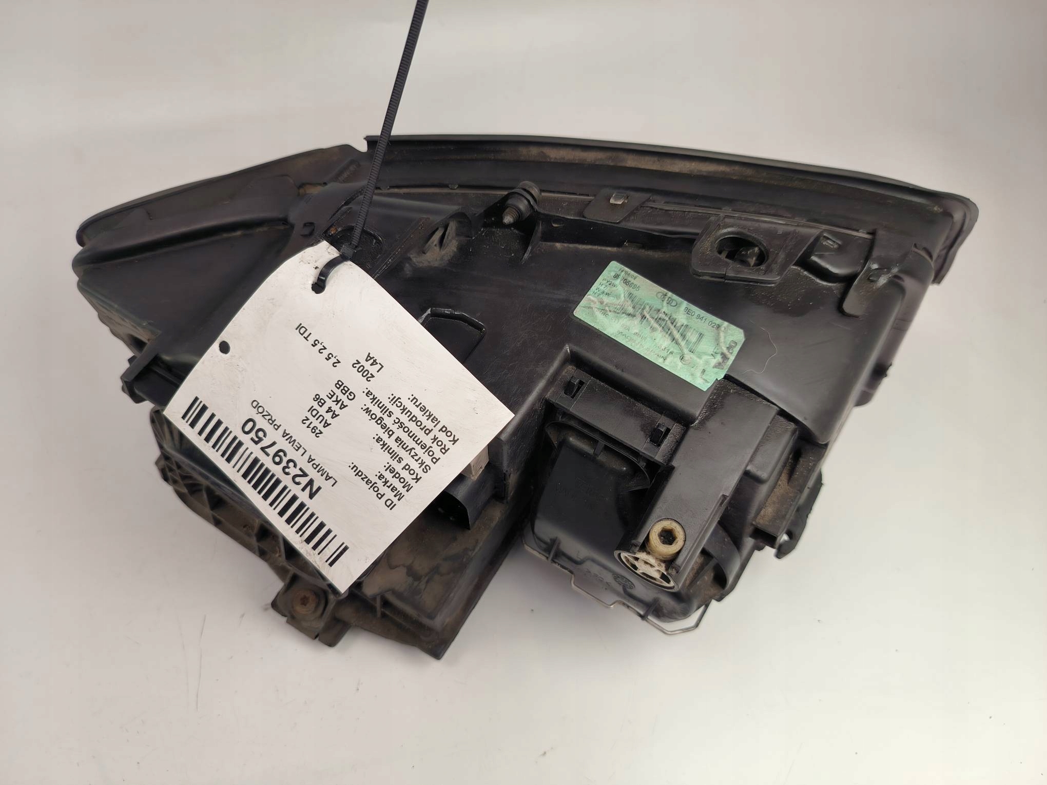 Licht links vorne EU 8E0941029C AUDI A4 B6