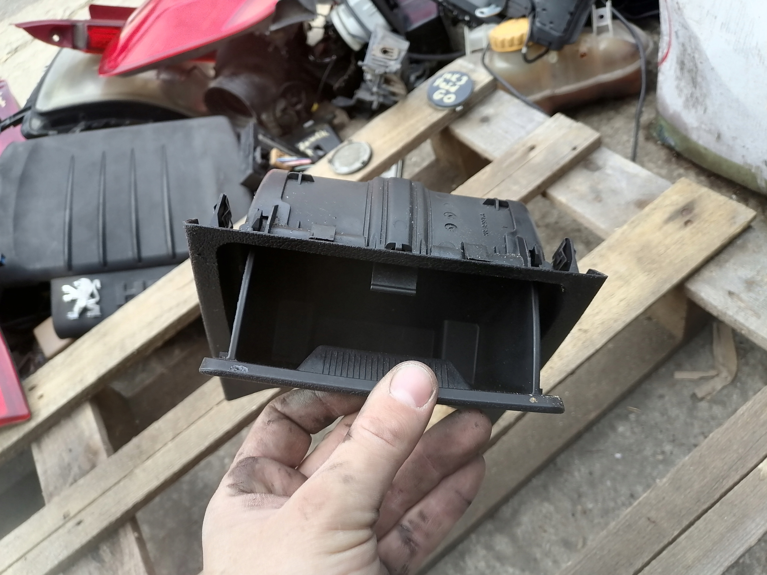 PEUGEOT 407 passenger compartment ashtray rear part 9644584477
