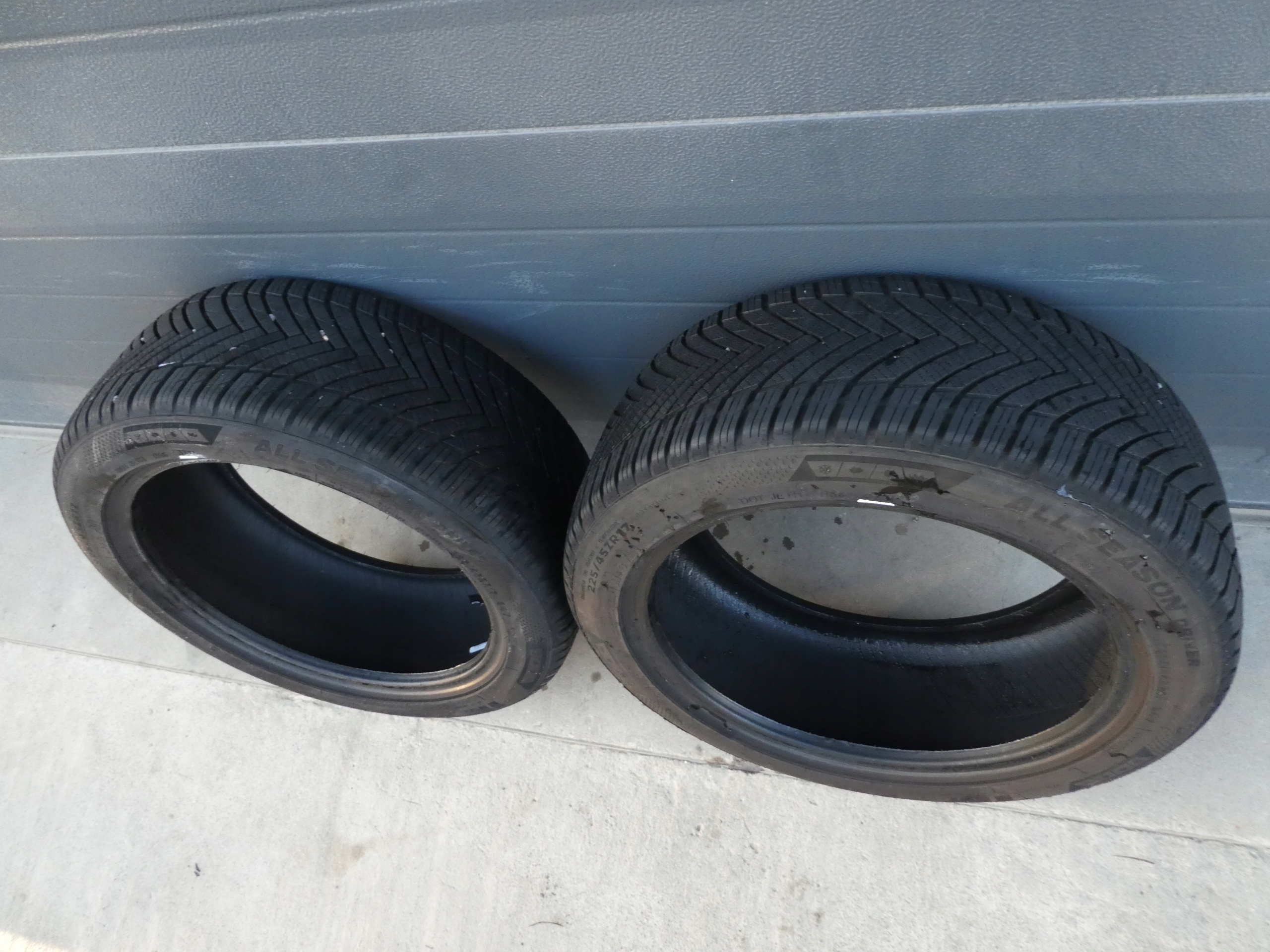 2X tyres Imperial 225/45/17 2021R
