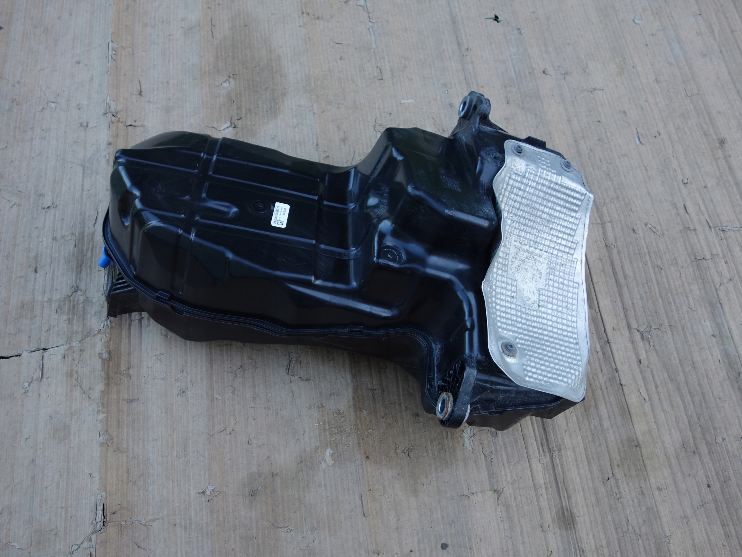 ZBIORNIK ADBLUE AUDI Q7 4M0