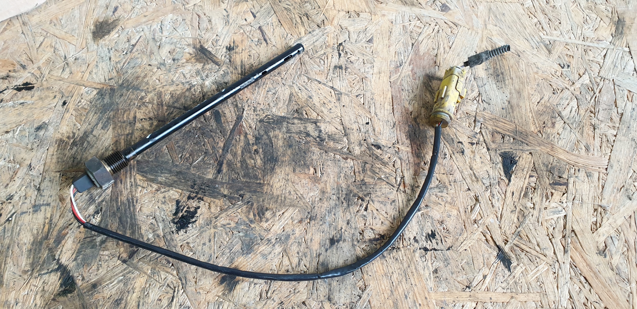 CZUJNIK POZIOMU OLEJU FIAT SCUDO 2,0D