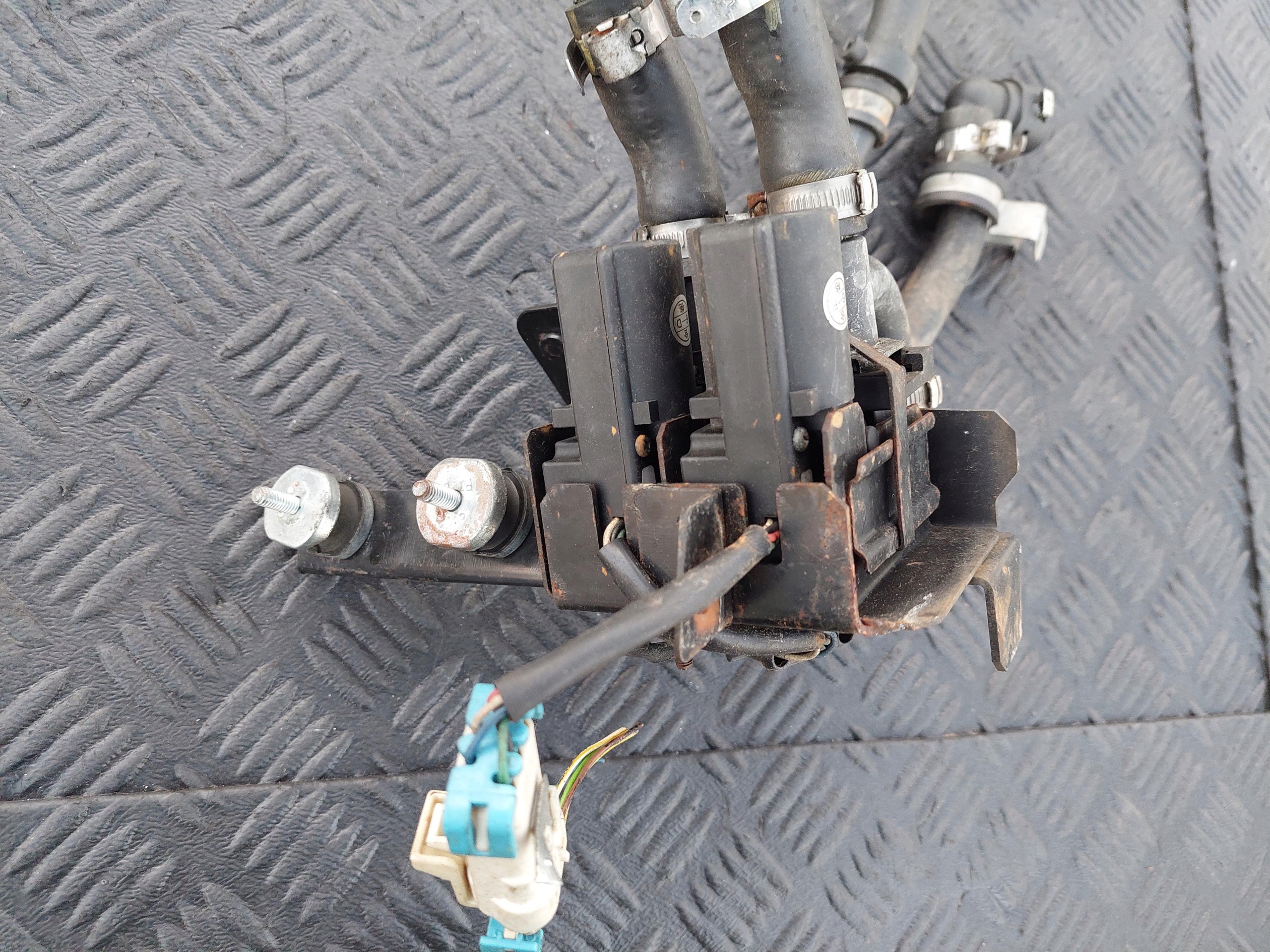 ventil elektroventil vode MASERATI QUATTROPORTE V 4.2