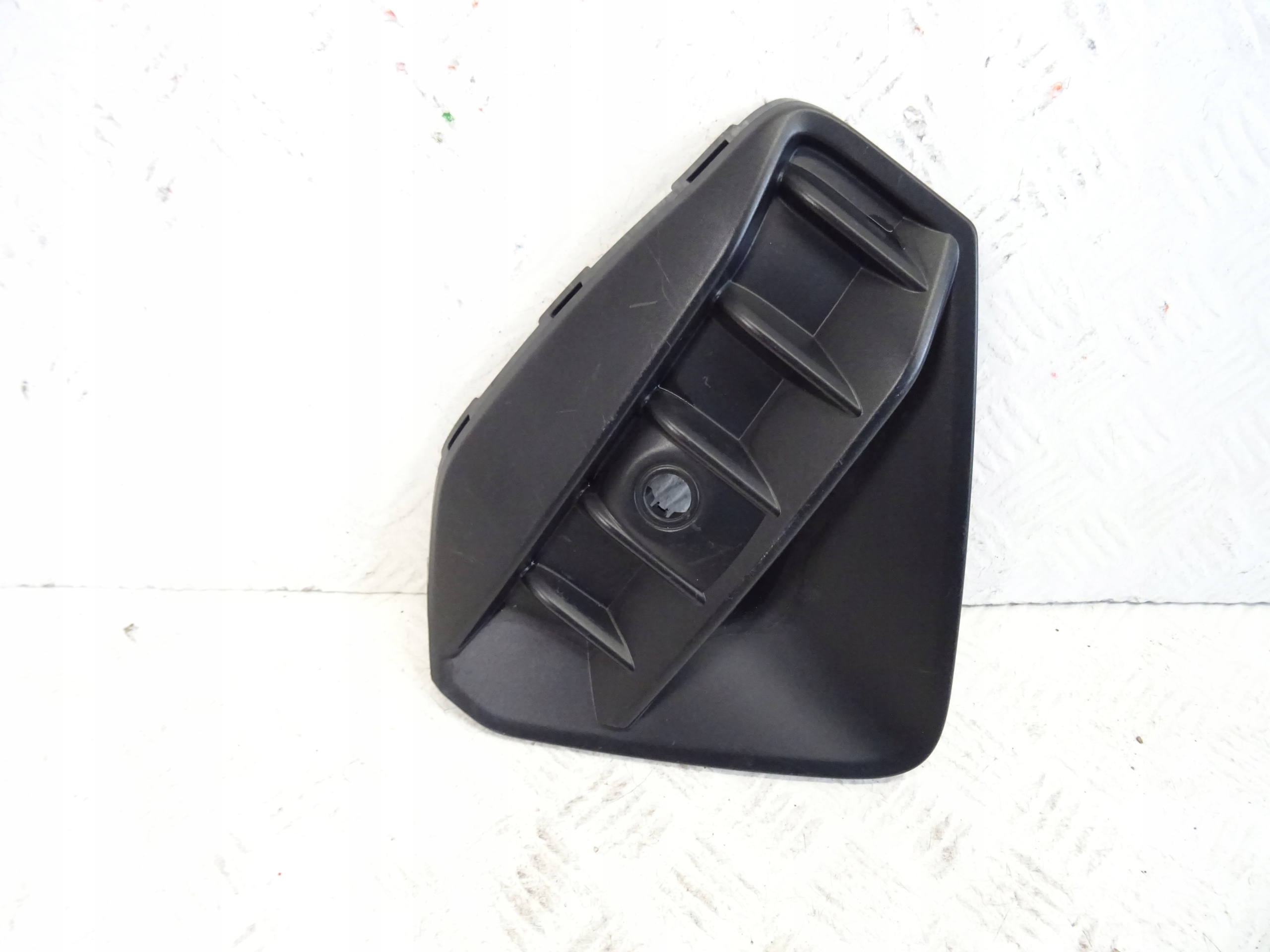 grid of a bumper right front AUDI Q4 E-TRON 89A 89A807682