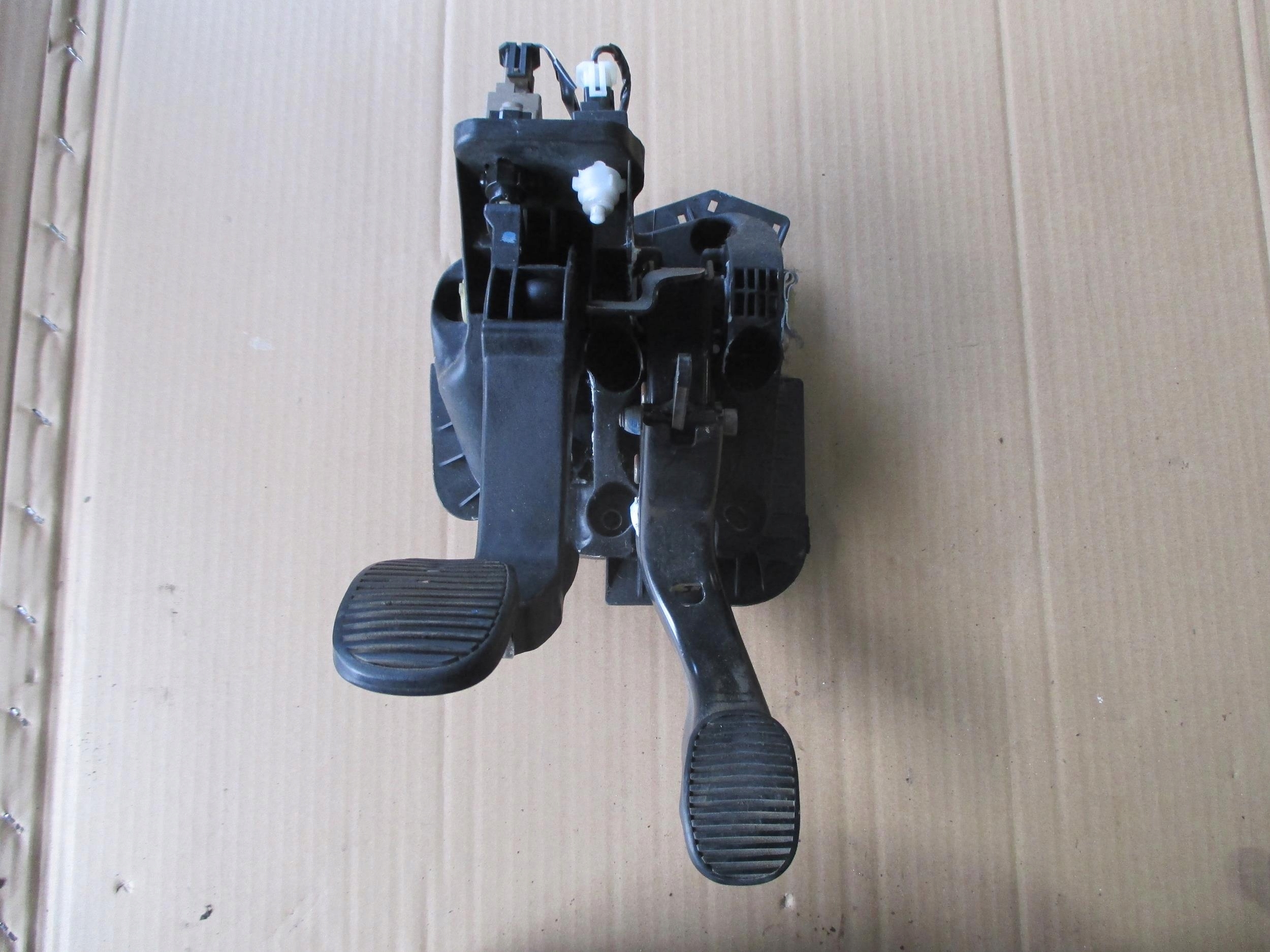 FIAT IDEA 03-10 PEDAŁ PEDAŁY