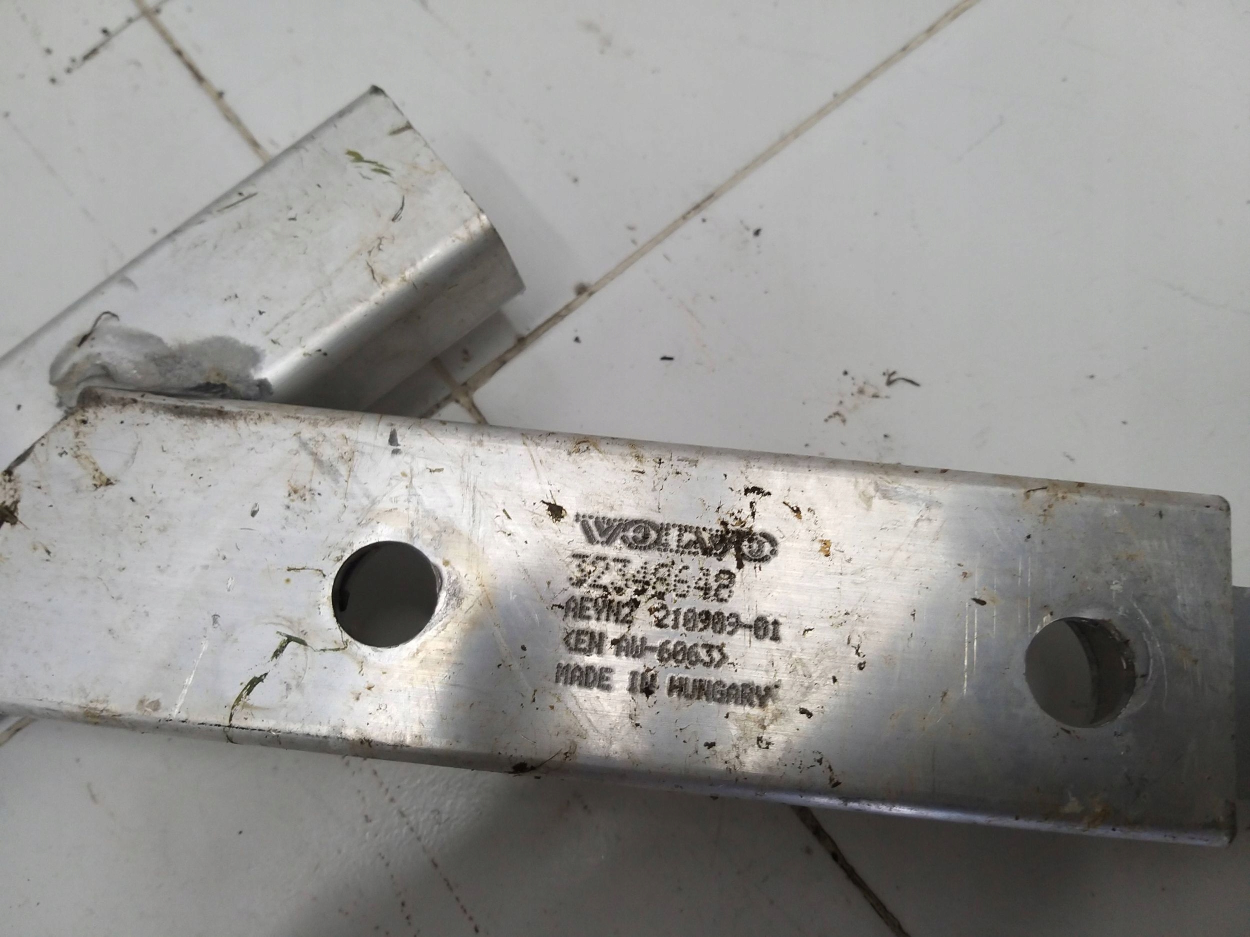 VOLVO S60 V60 18- sider pillar of a bumper front upper 32348648