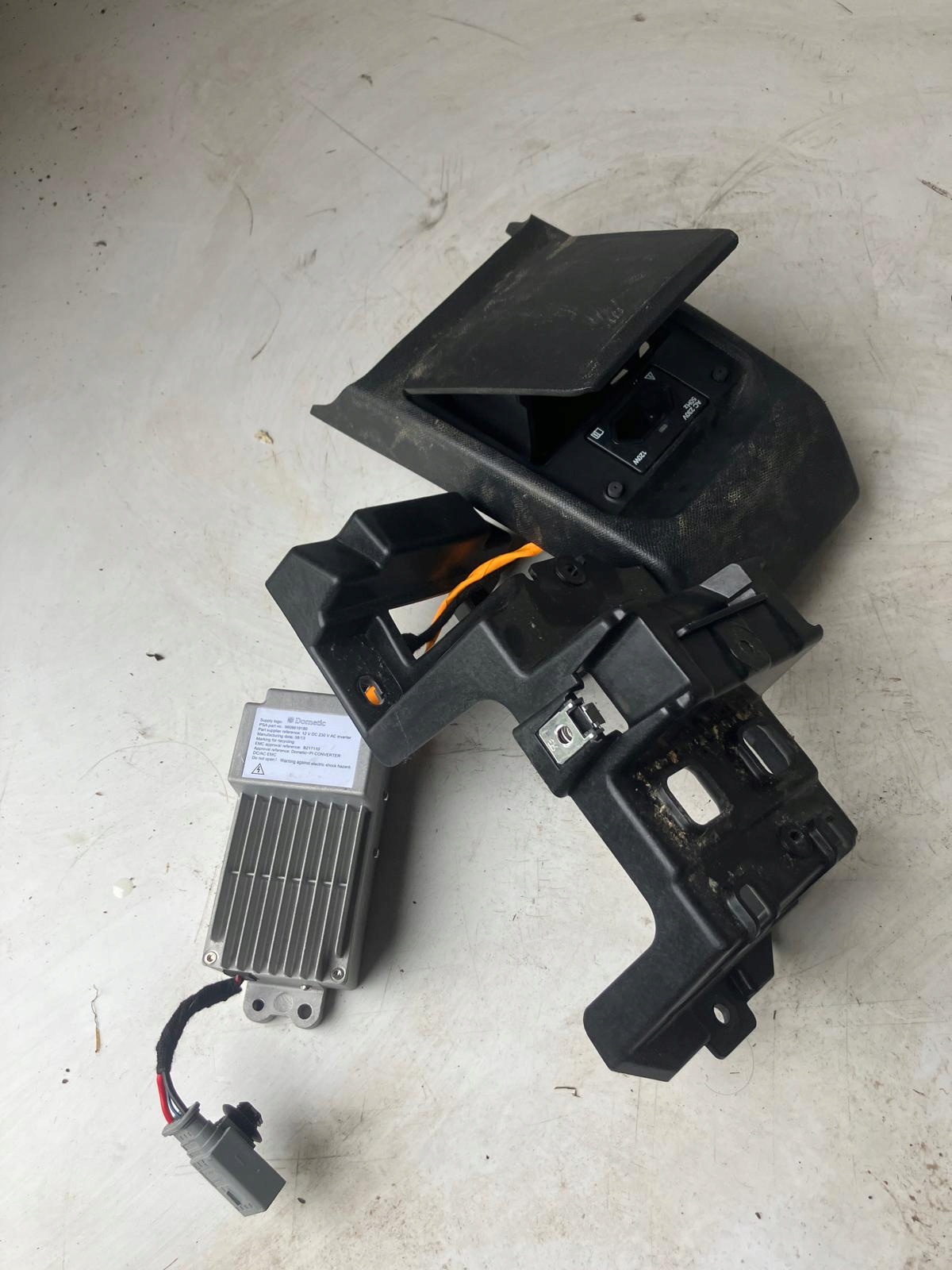 control unit PRADU PEUGEOT 308 T9 9806619180
