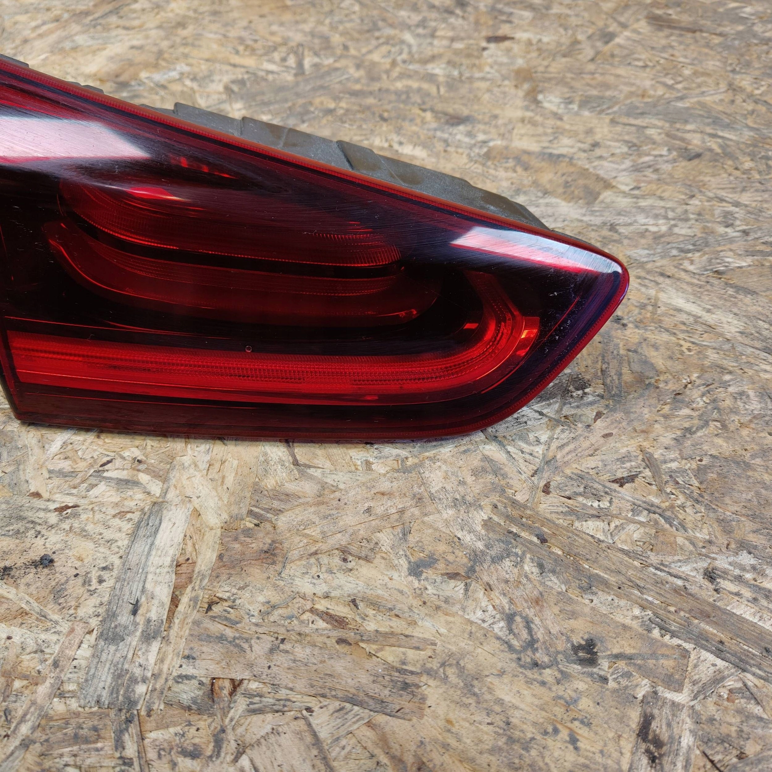 light rear w klapie rear part side left KIA Xceed 92403J7350