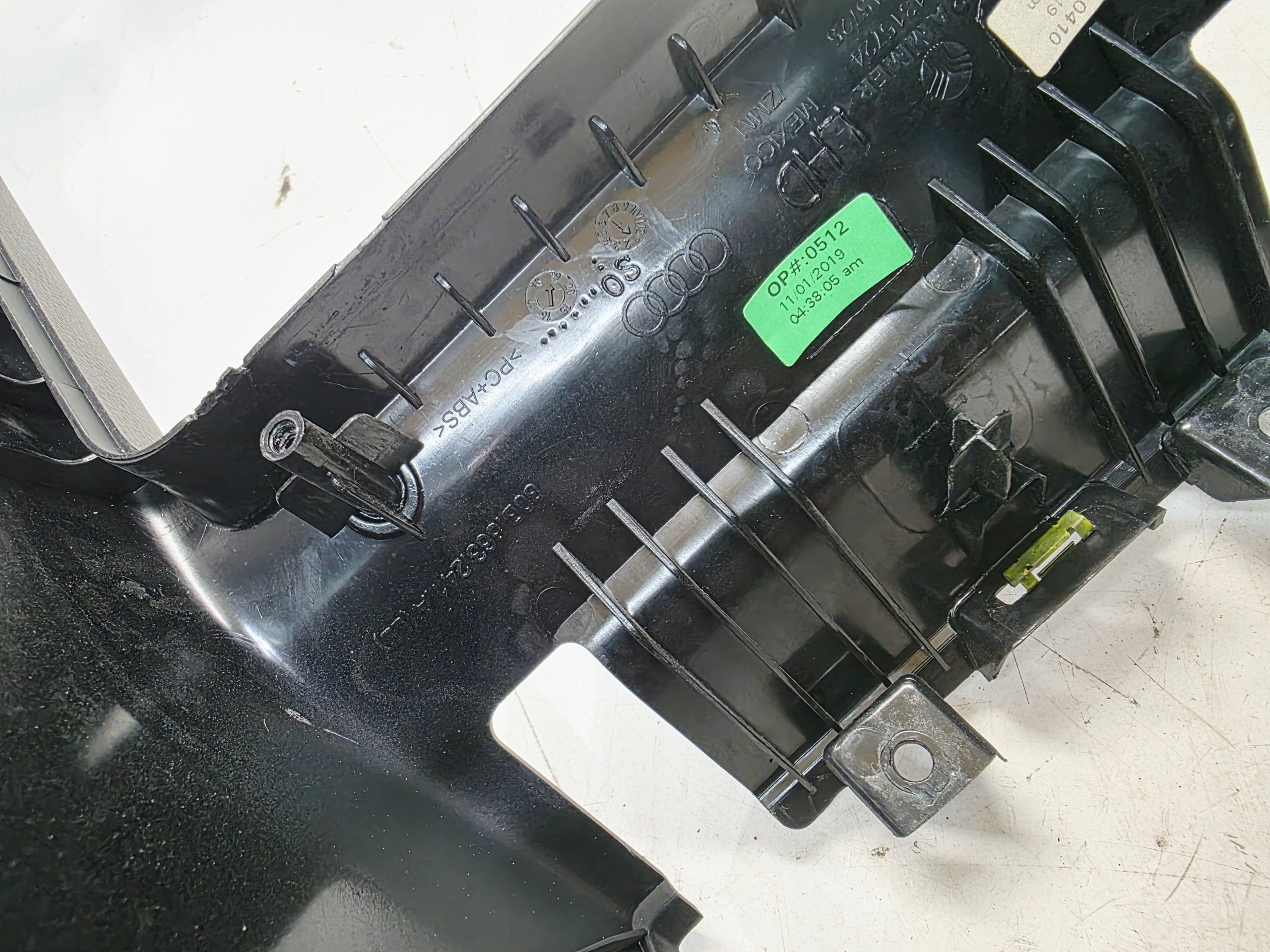 тунель середина Audi Q5 FY 80A 80B863241A 6PS