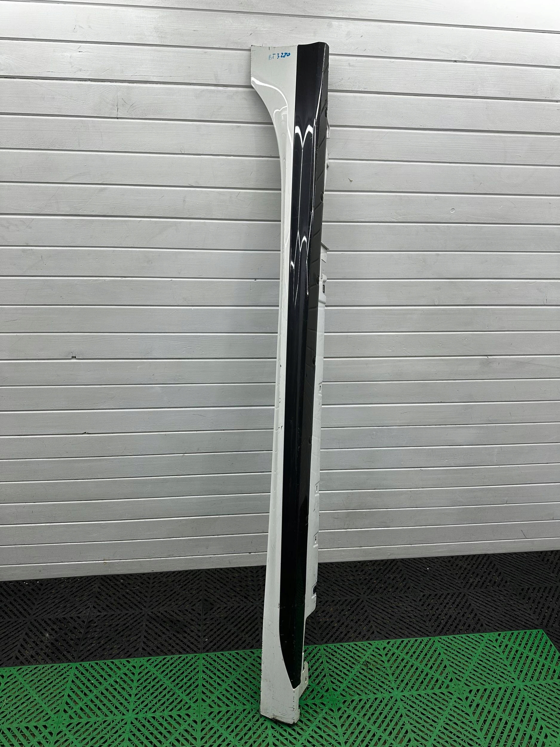 cover of the threshold inner front BMW 2 F44 8075465