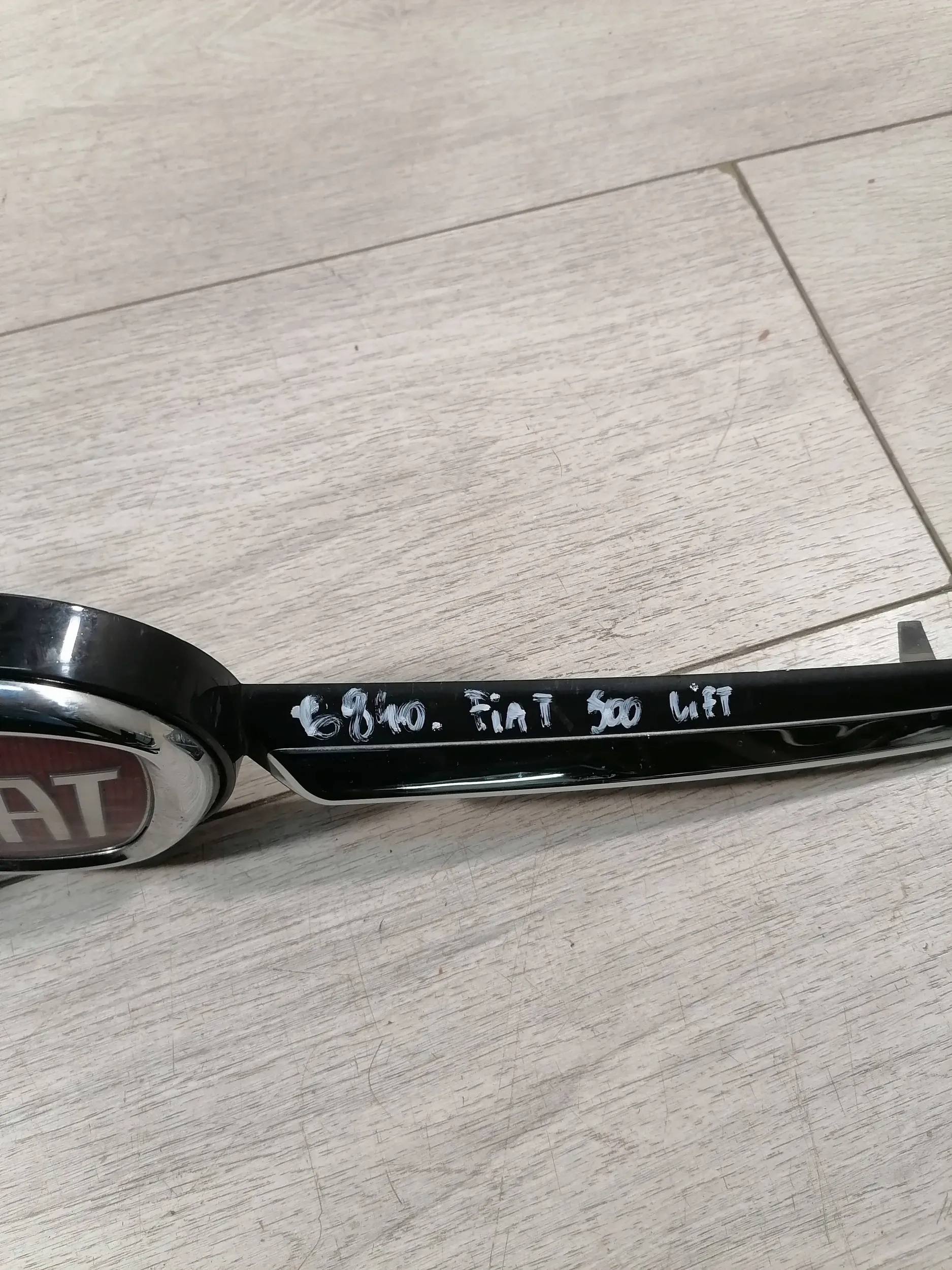 FIAT 500 рестайлинг решетка радиатора 735637413