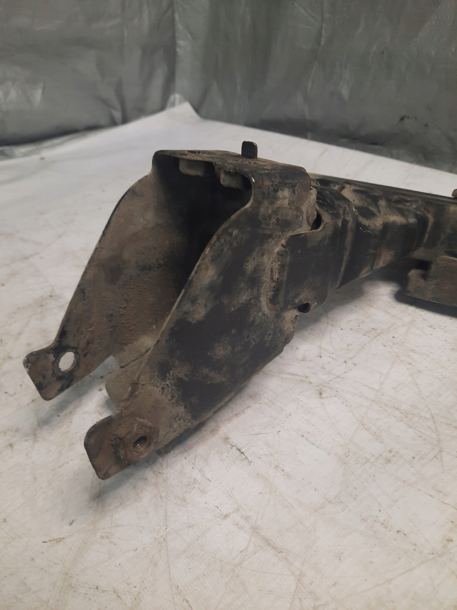 výztuha pod nárazník Citroen C8 Peugeot 807 2.2HDI předek