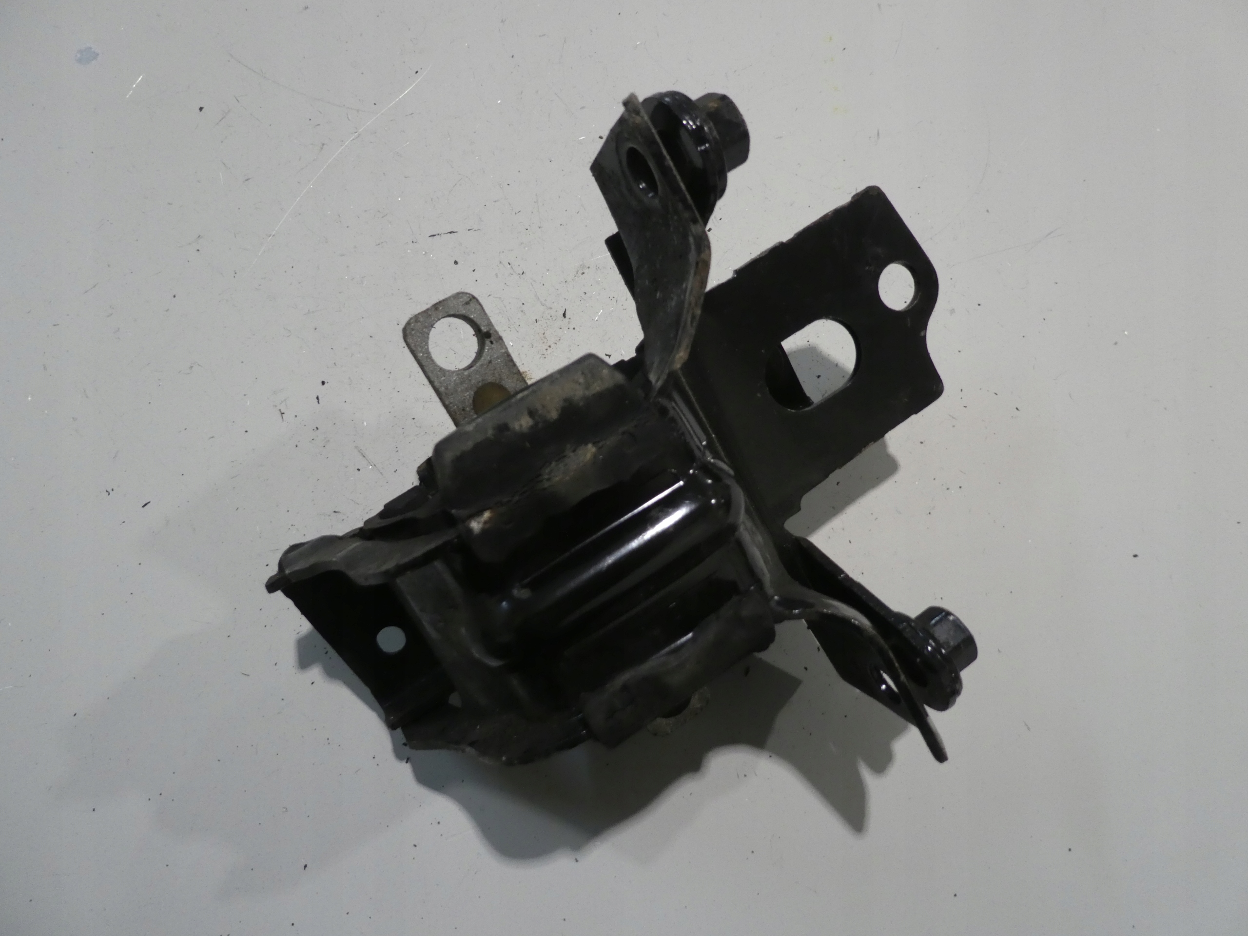 engine mount VW POLO 9N 6Q0199555AT