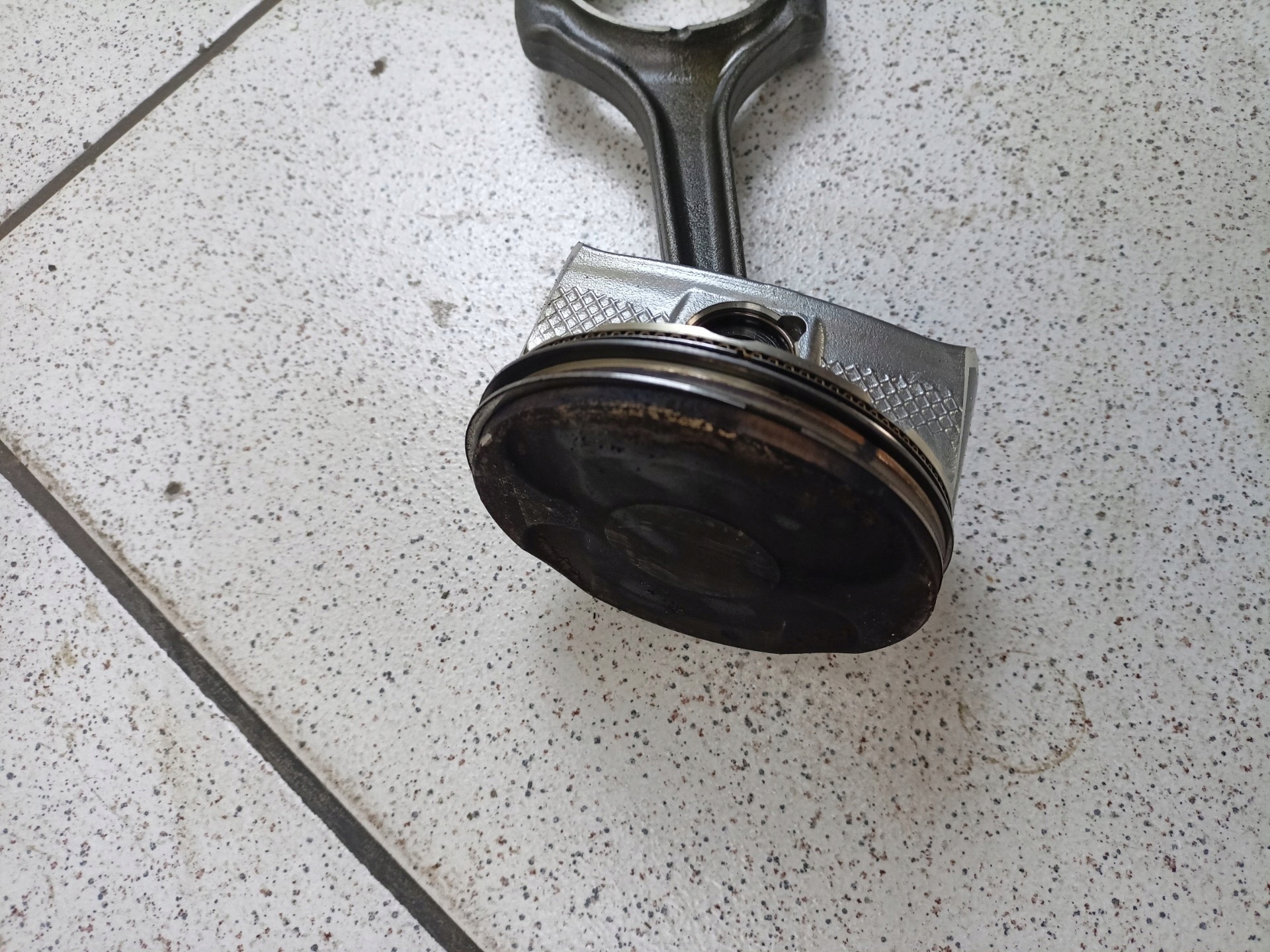 piston with connecting rod Dodge Grand Caravan 5 facelift 2015