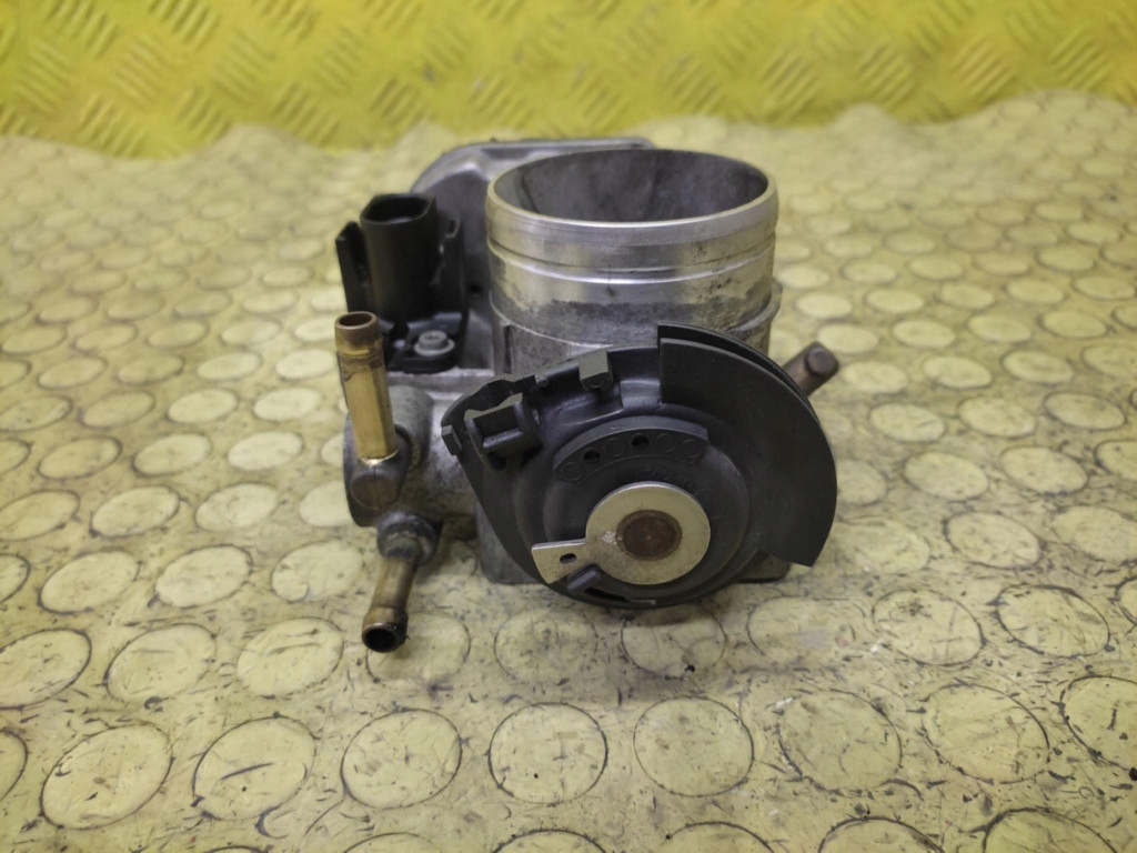 VW BORA 2.0 throttle flap 06A133064H