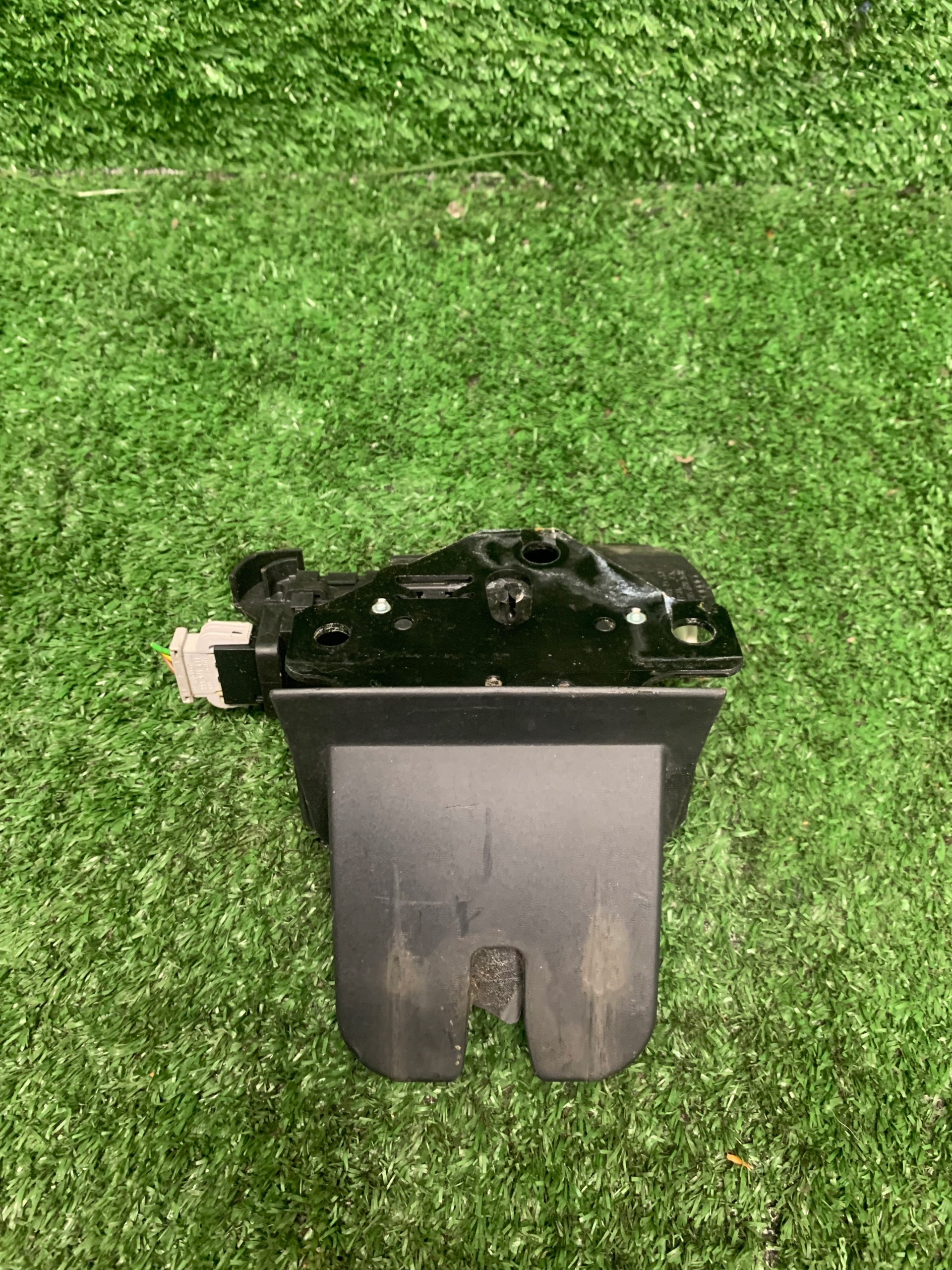 lock bonnet boot AUDI A6 C6 4F9827520C