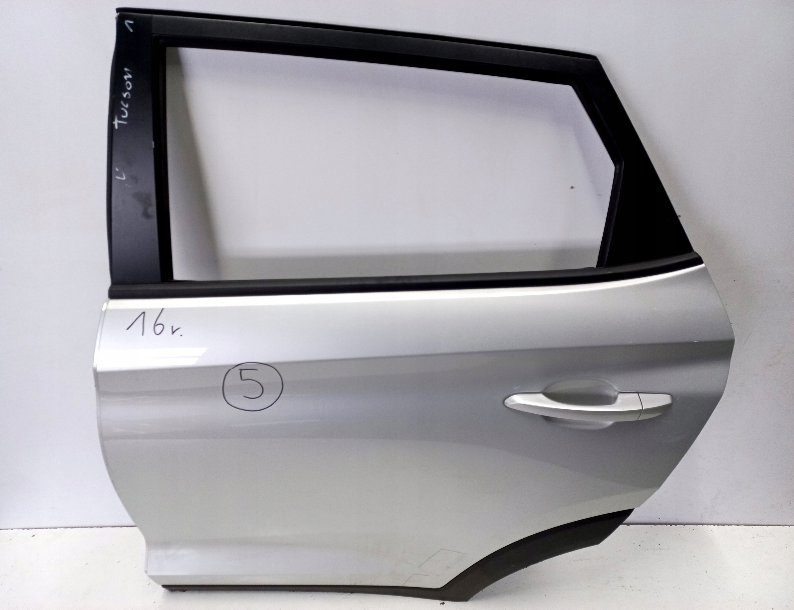 DRZWI TYŁ TYLNE HYUNDAI TUCSON II 16R