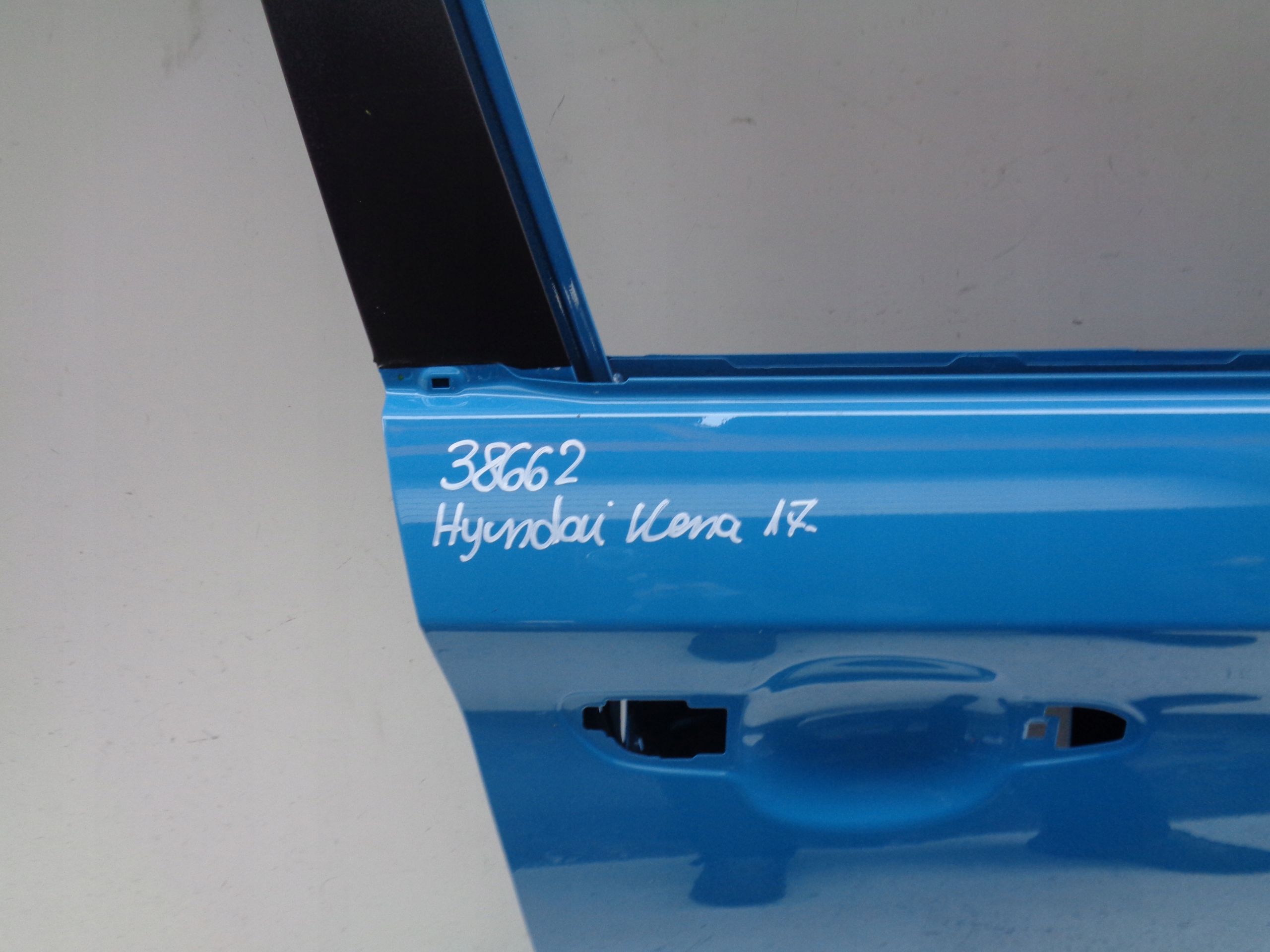 DRZWI PRAWE PRZEDNIE HYUNDAI KONA 17- NR 38662 Typ samochodu Samochody osobowe