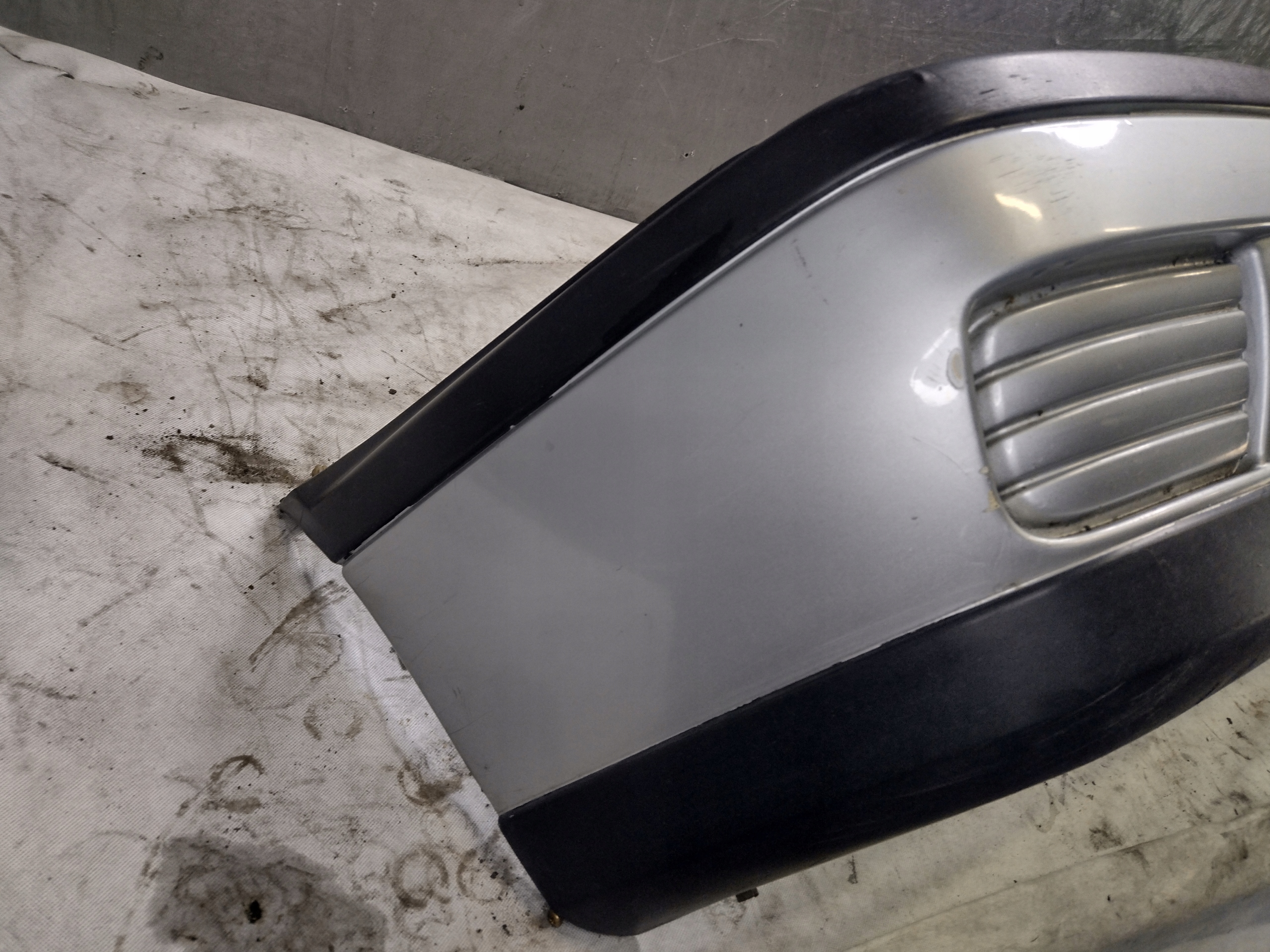 Frontstoßstange Nissan Sunny N14
