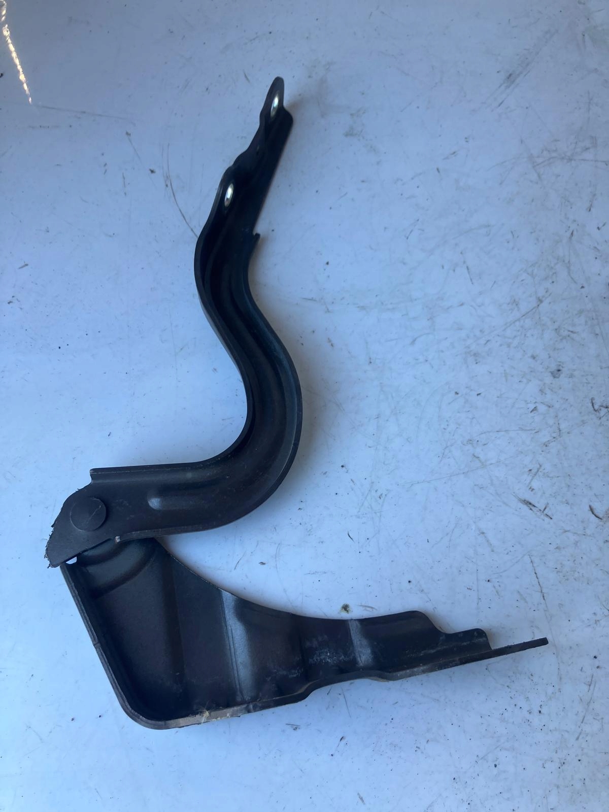 Charnière du capot KIA CEED II Gauche D5